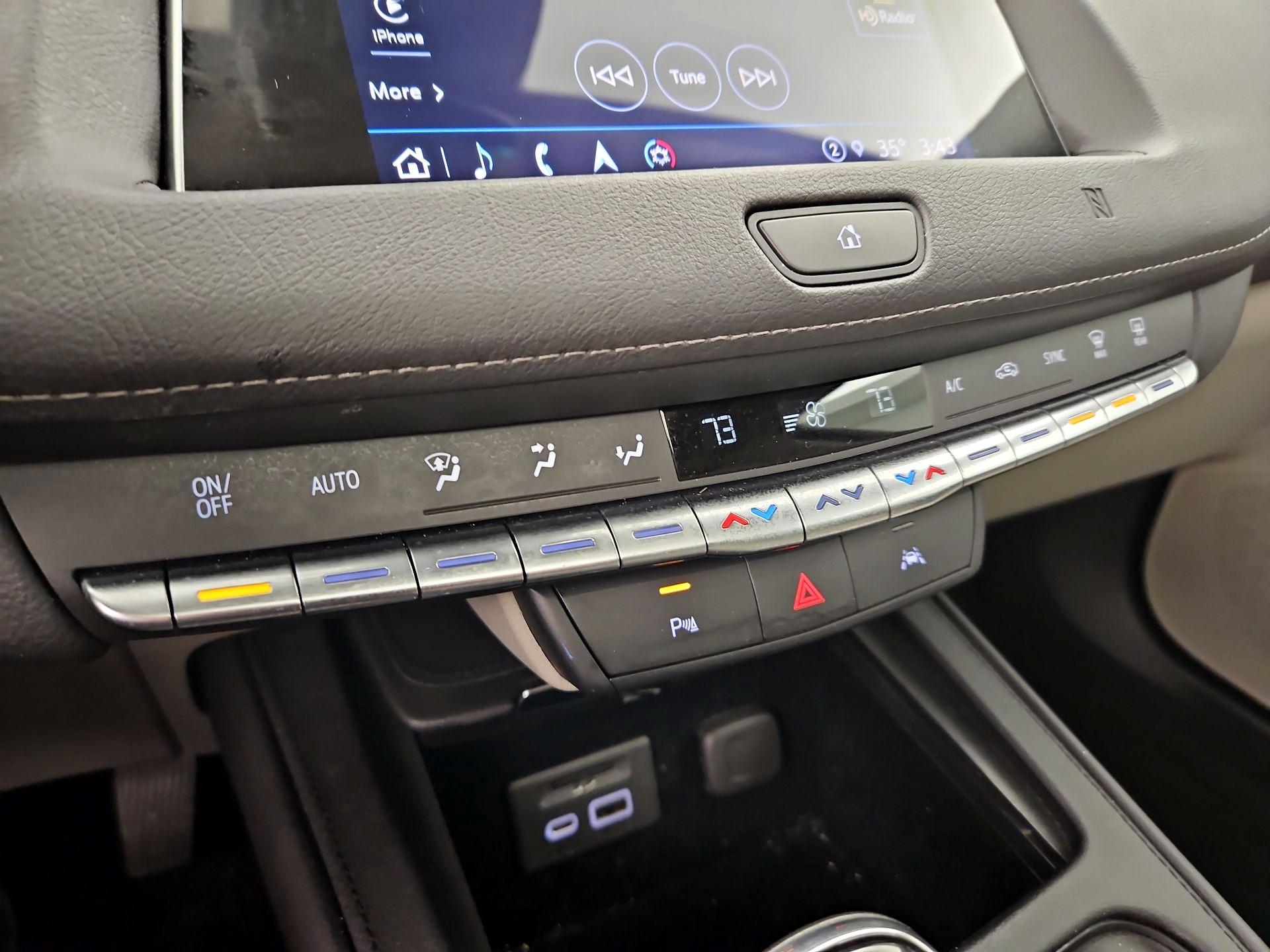 Thumbnail: 2021 Cadillac XT4 - 17