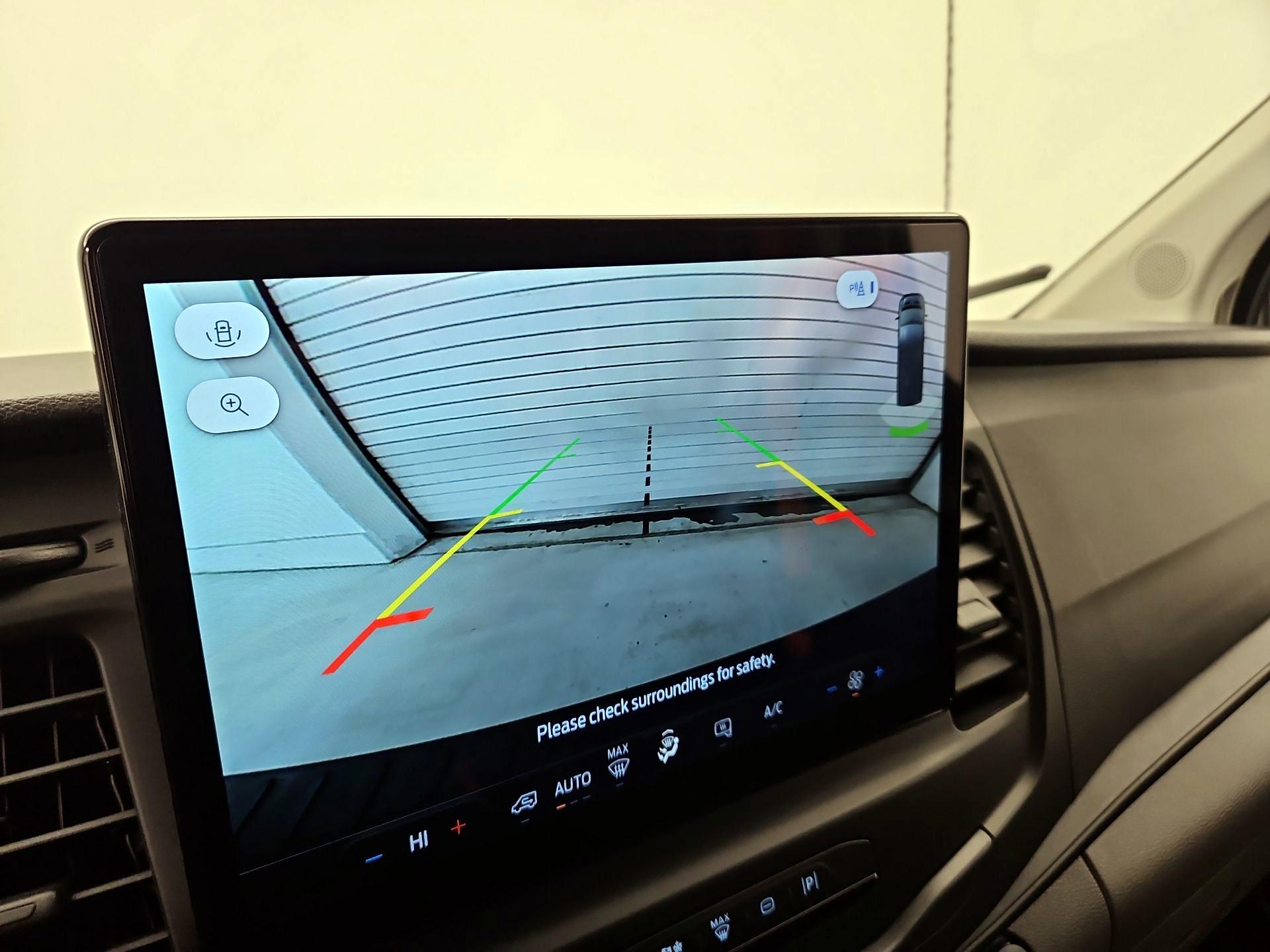 Thumbnail: 2023 Ford Econoline - 15