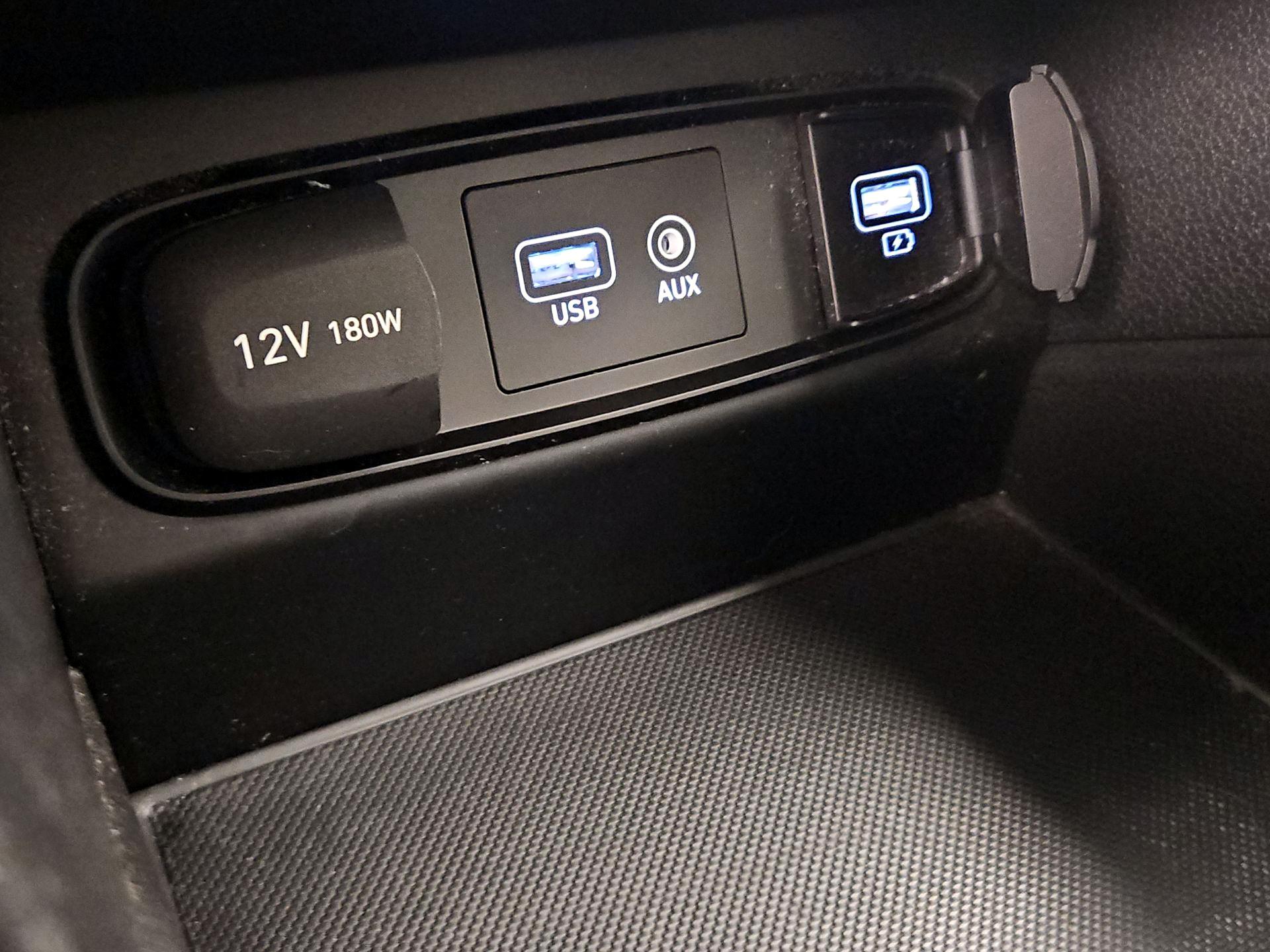 Thumbnail: 2019 Hyundai Santa Fe - 18