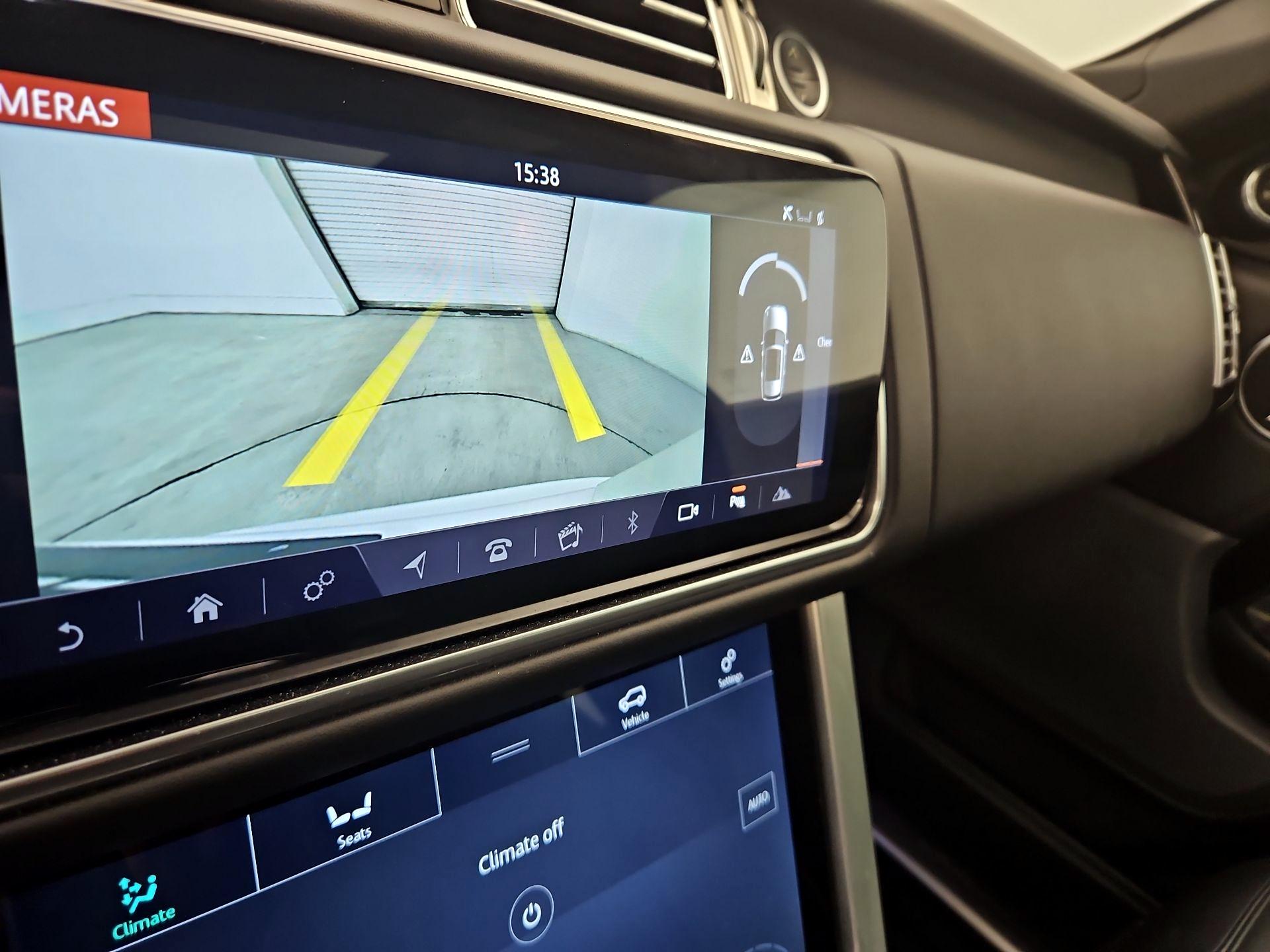 Thumbnail: 2020 Land Rover Range Rover - 14