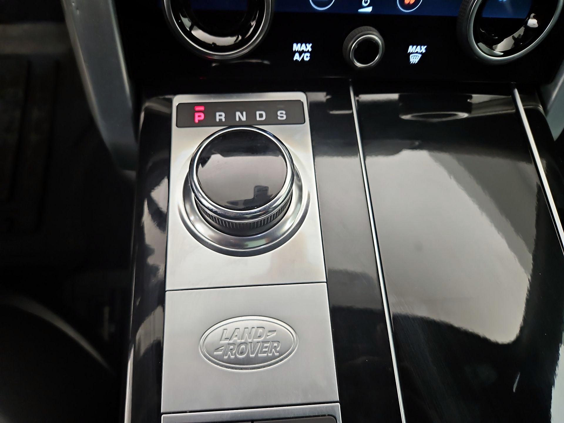 Thumbnail: 2020 Land Rover Range Rover - 17