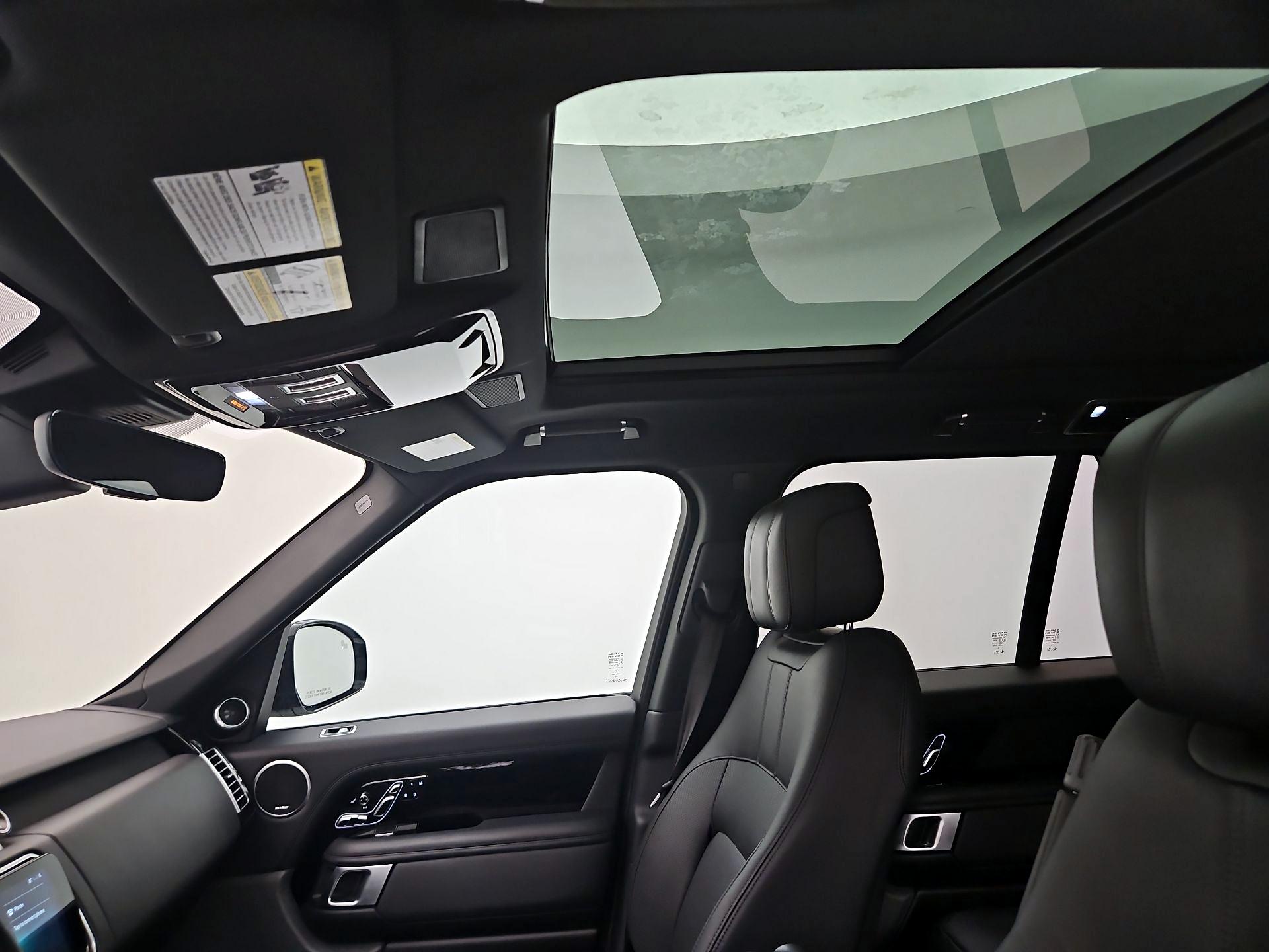 Thumbnail: 2020 Land Rover Range Rover - 18