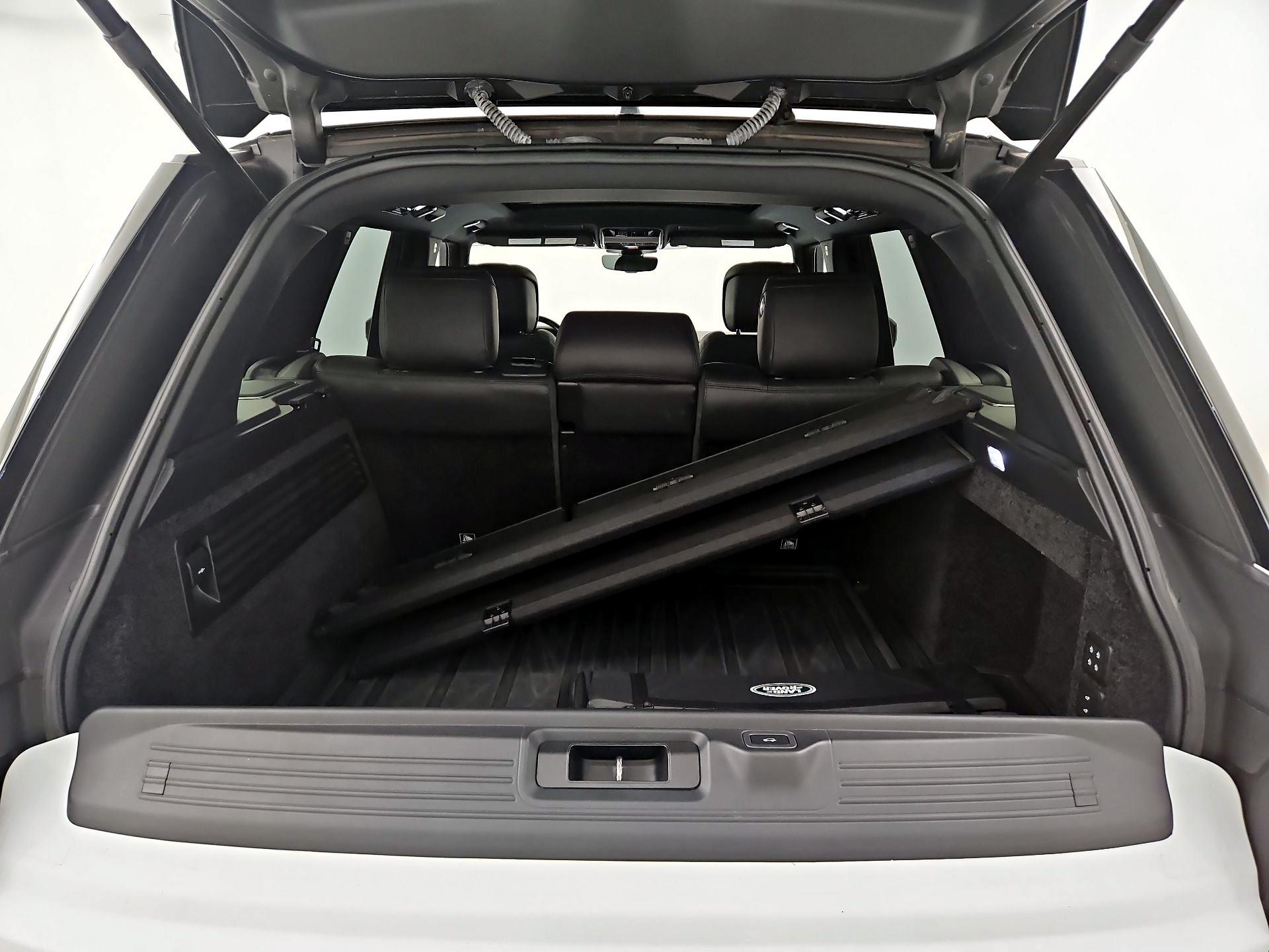 Thumbnail: 2020 Land Rover Range Rover - 20