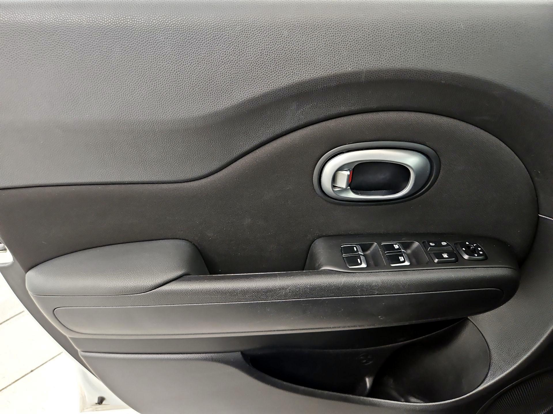 Thumbnail: 2018 Kia Soul - 12