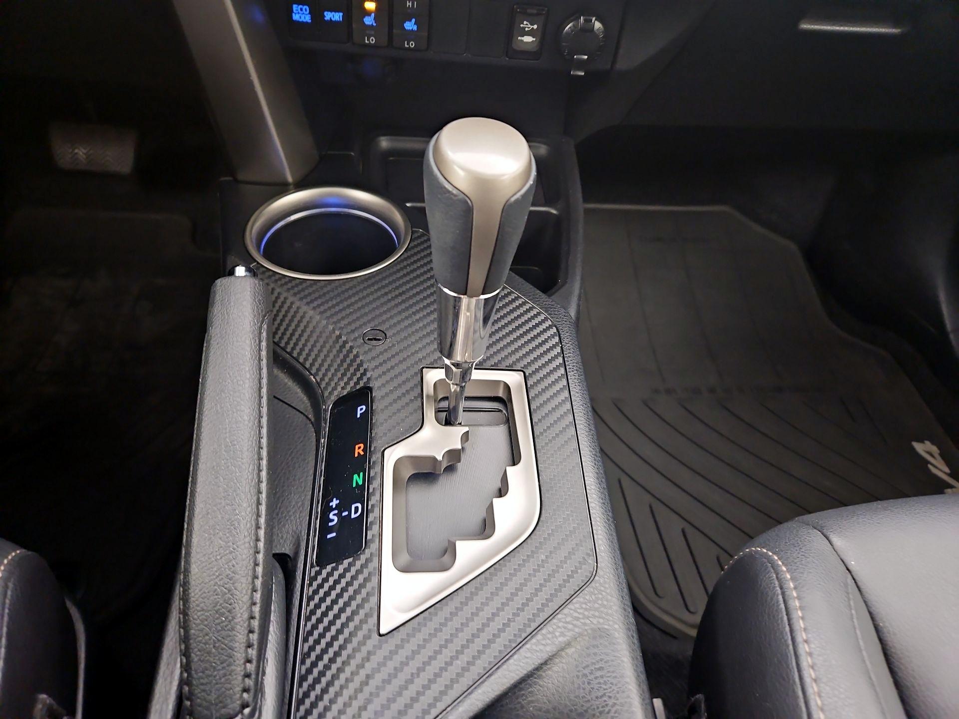 Thumbnail: 2015 Toyota RAV4 - 18