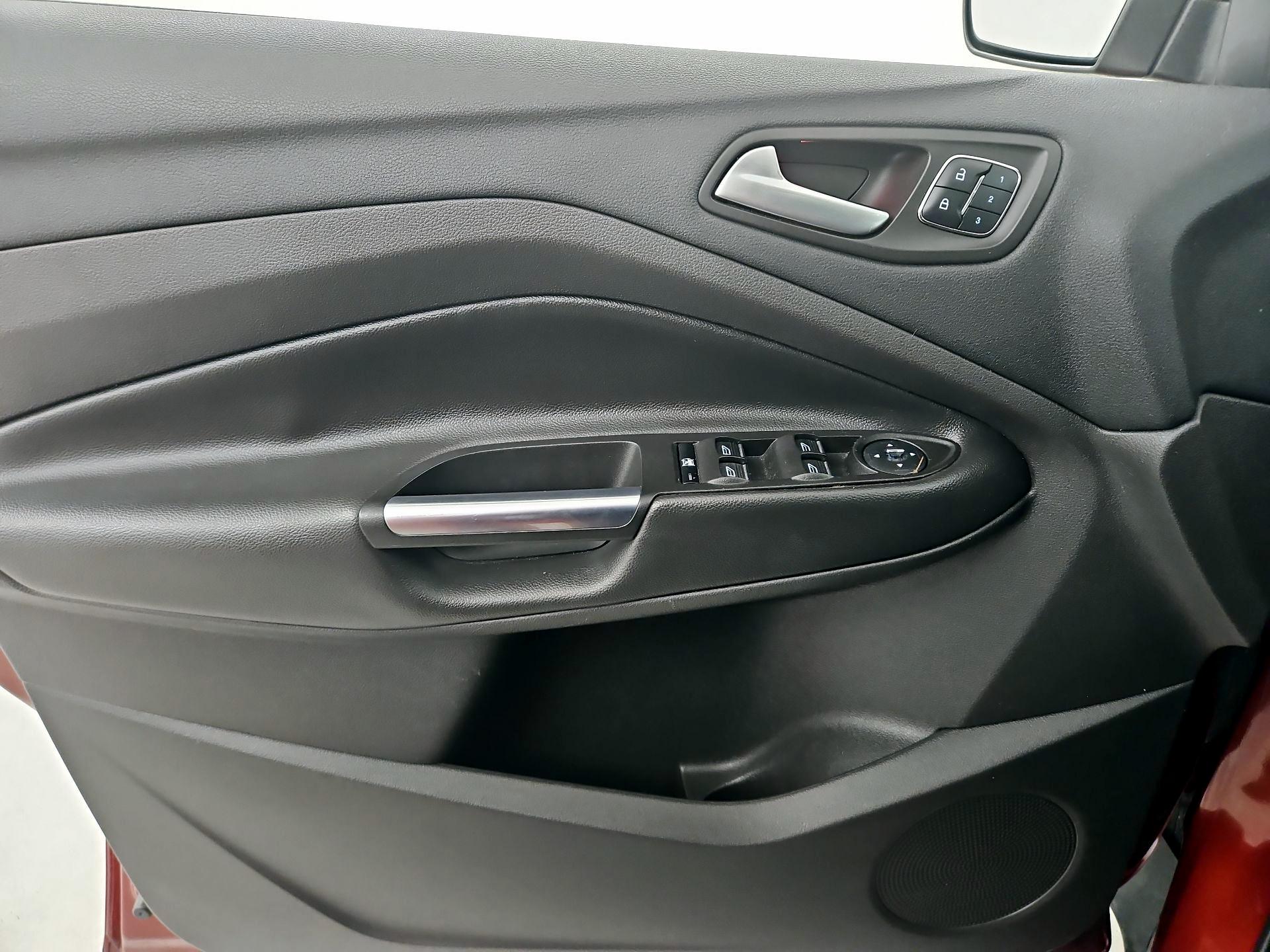 Thumbnail: 2016 Ford Escape - 12