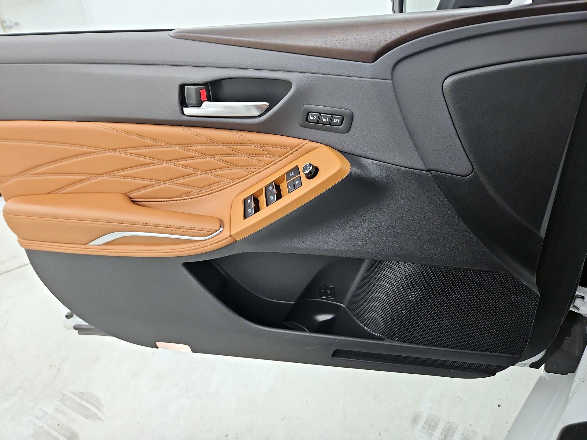 Thumbnail: 2019 Toyota Avalon - 12