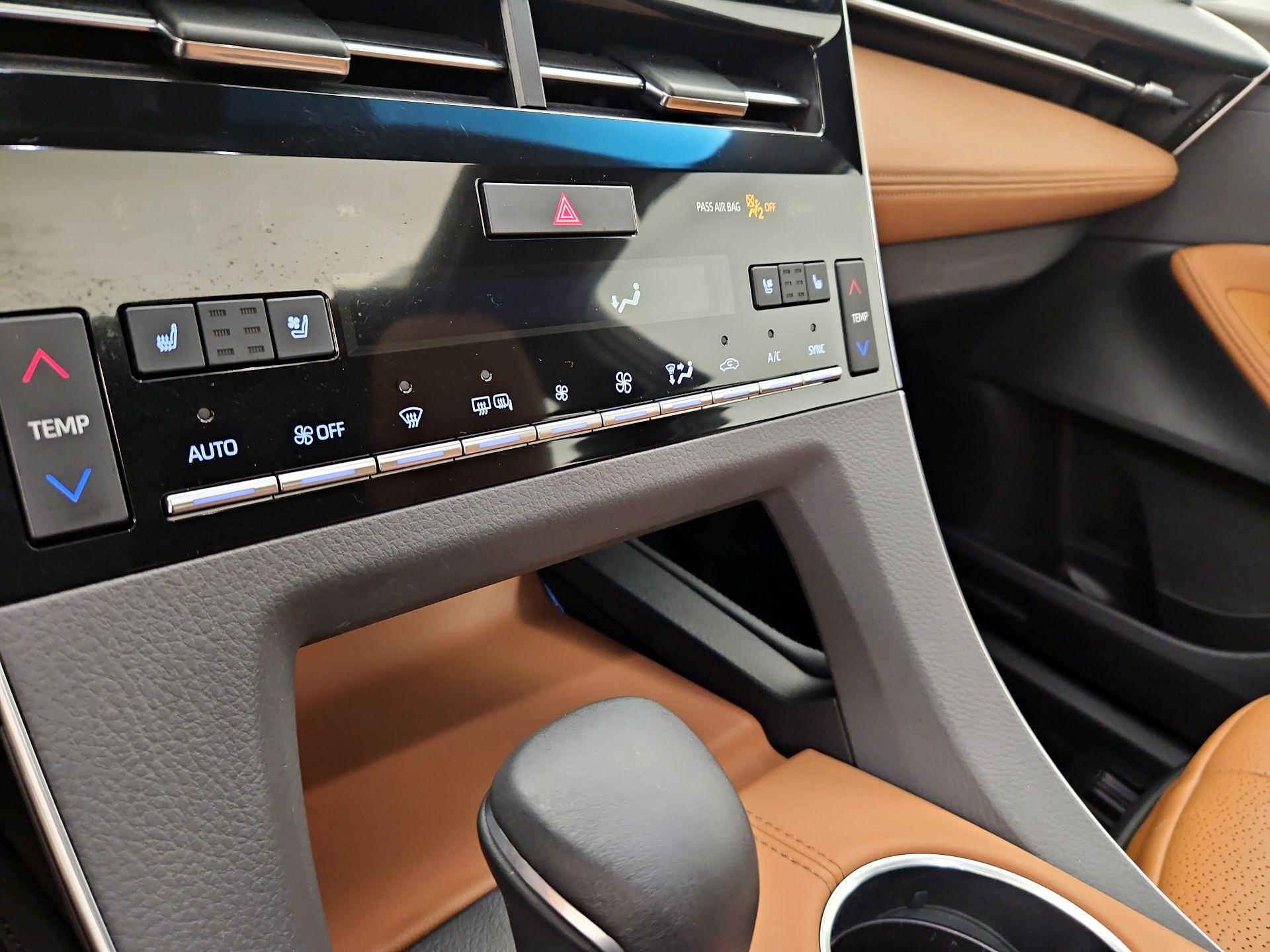 Thumbnail: 2019 Toyota Avalon - 16