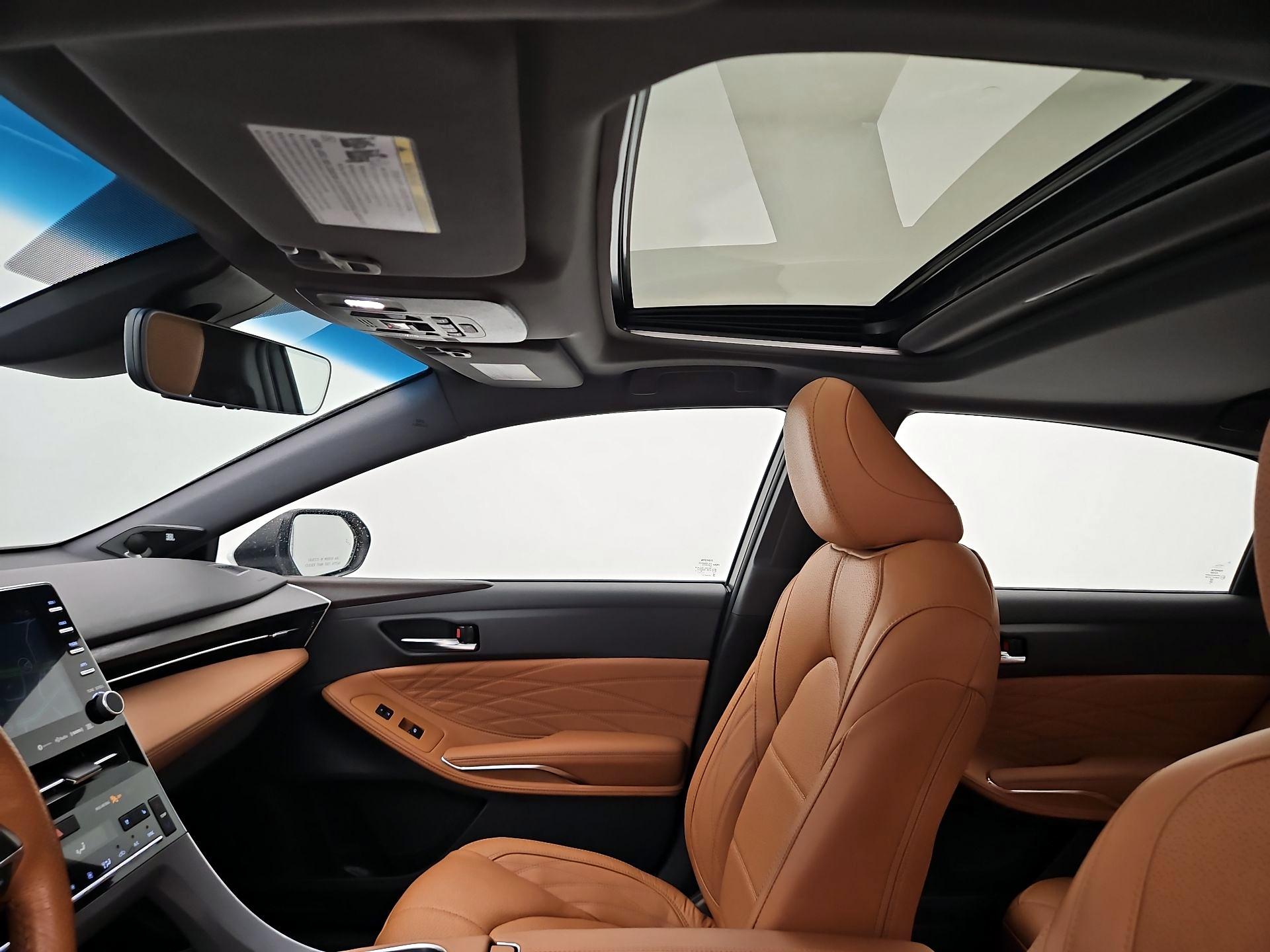 Thumbnail: 2019 Toyota Avalon - 18