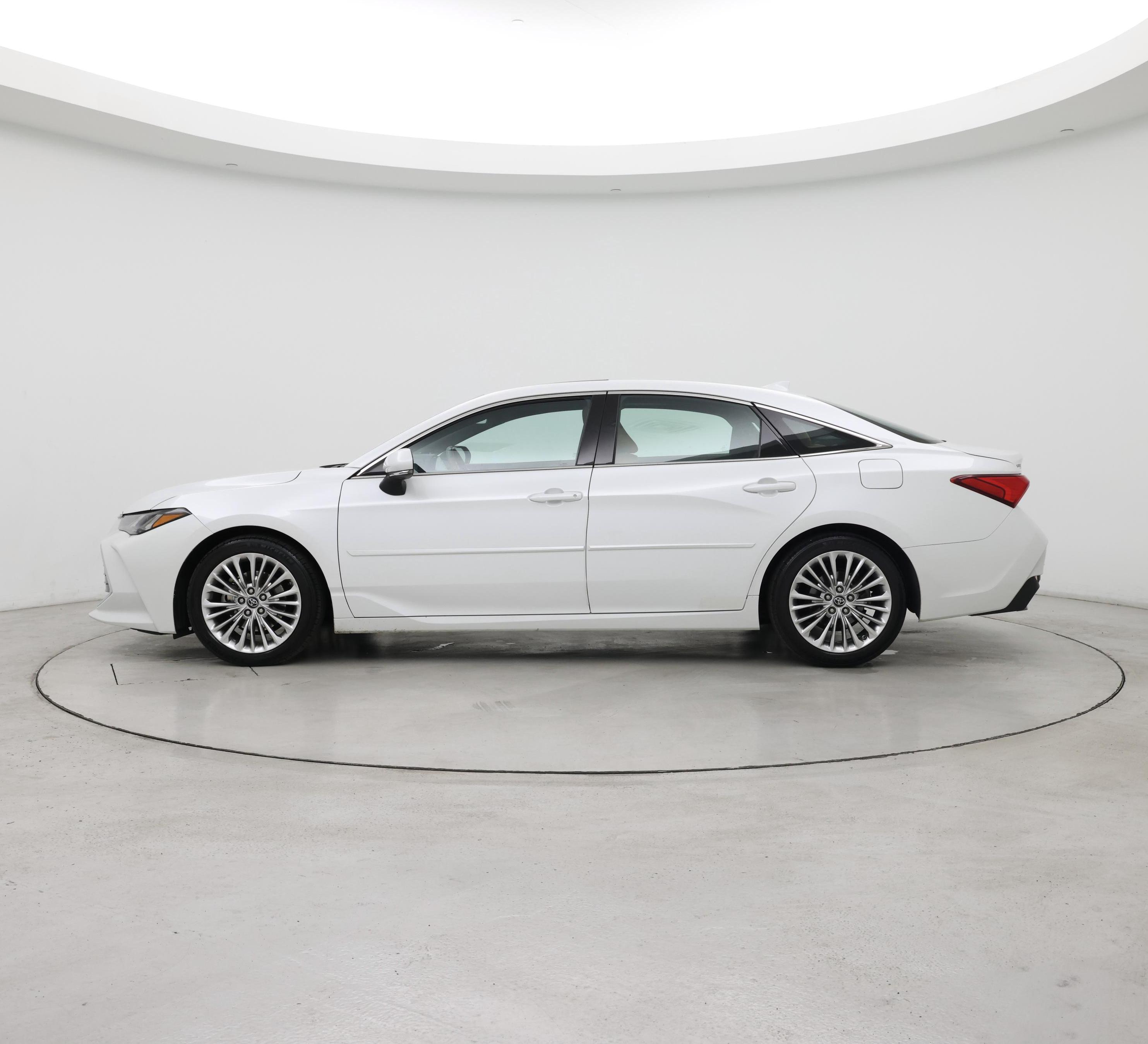 Thumbnail: 2019 Toyota Avalon - 3