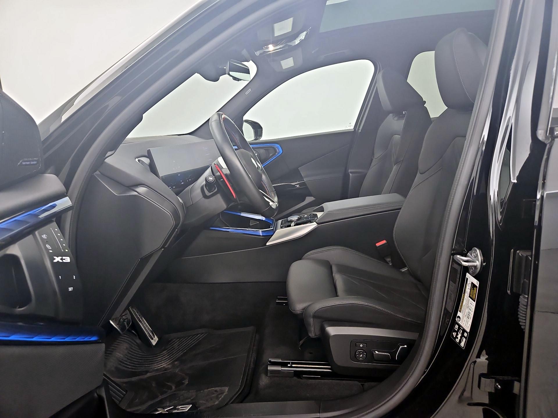 Thumbnail: 2025 BMW X3 - 11