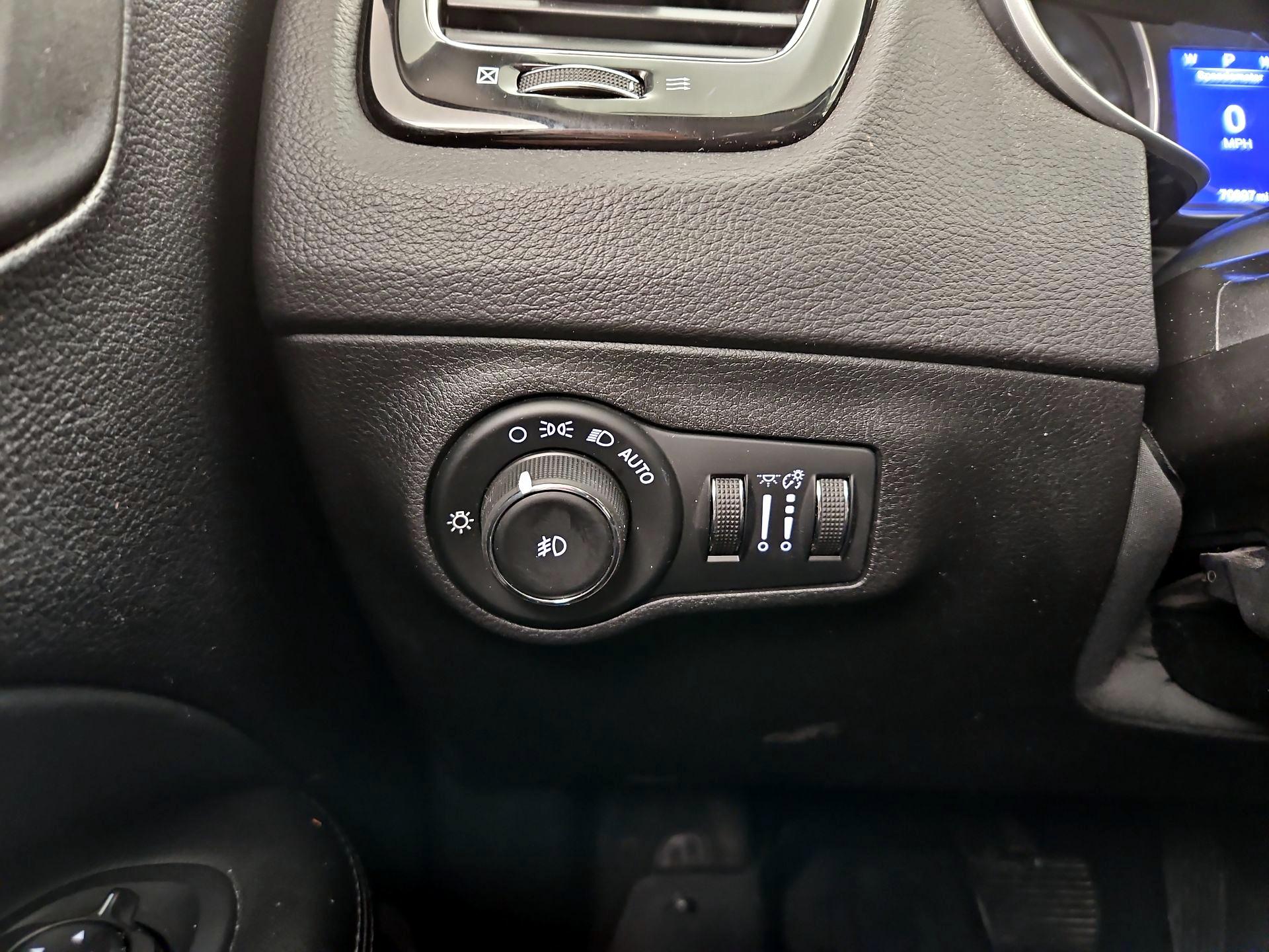 Thumbnail: 2018 Jeep Compass - 13