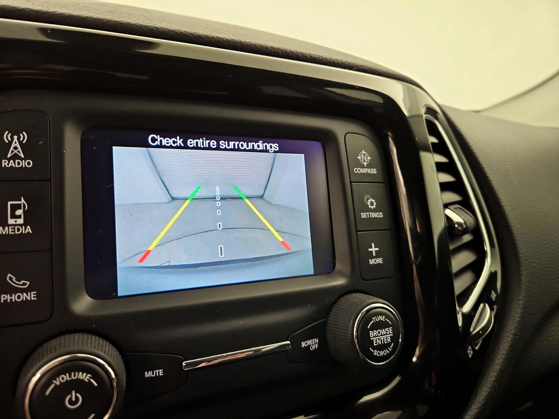 Thumbnail: 2018 Jeep Compass - 14