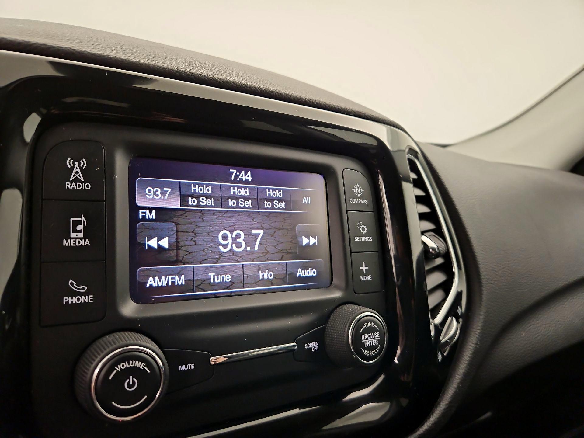 Thumbnail: 2018 Jeep Compass - 15