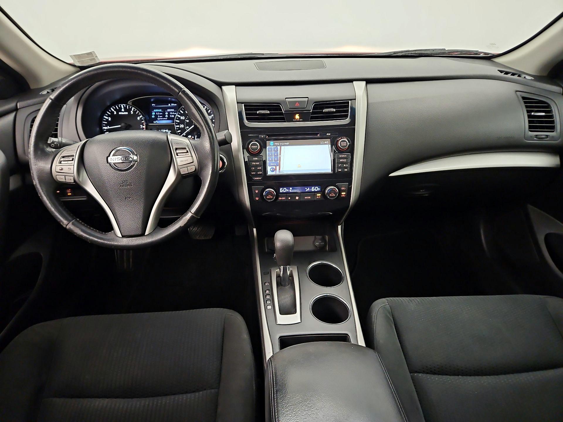 Thumbnail: 2015 Nissan Altima - 9