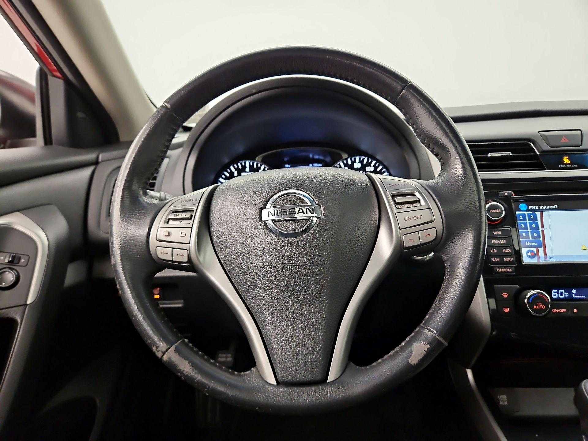 Thumbnail: 2015 Nissan Altima - 10