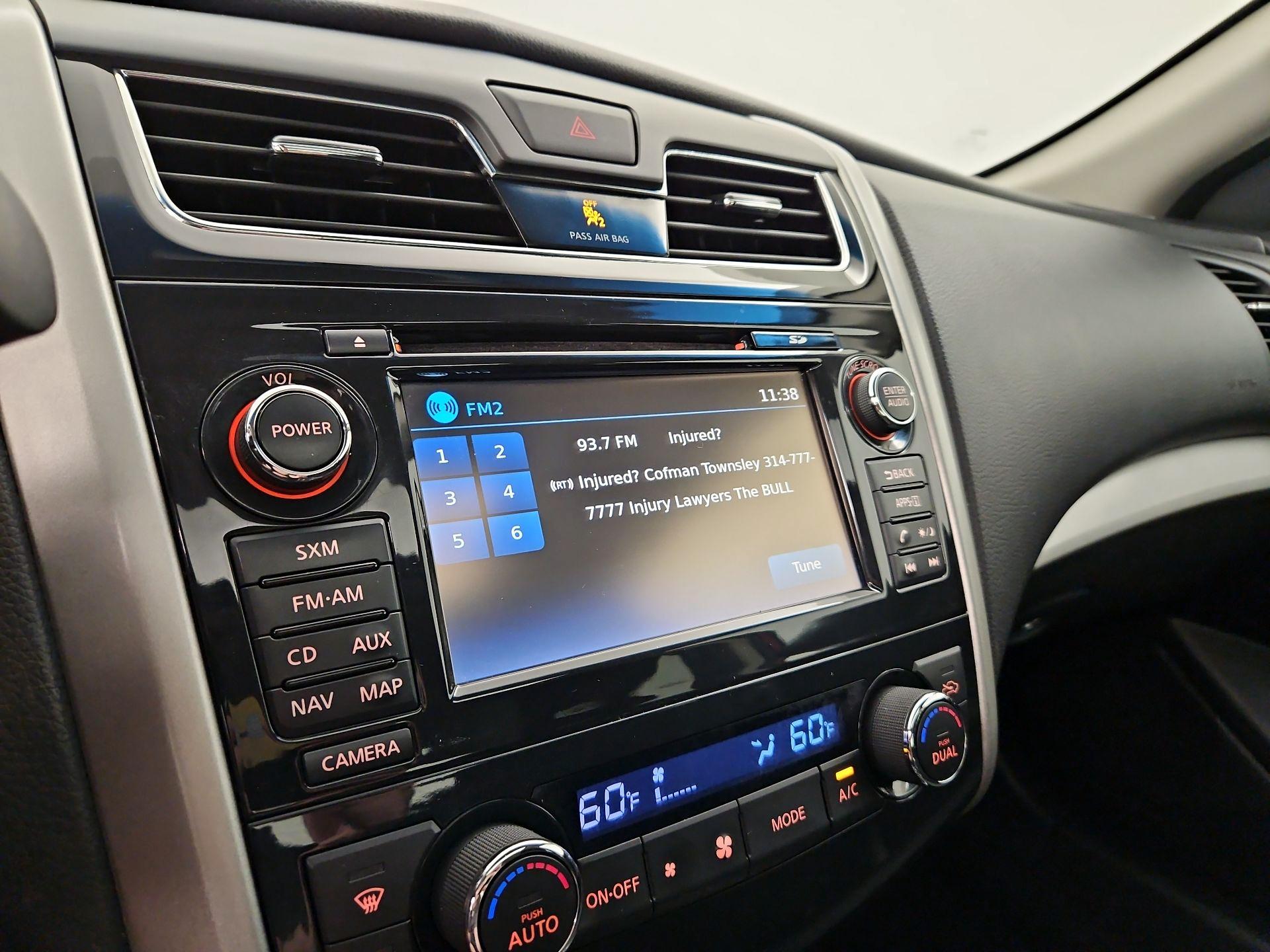 Thumbnail: 2015 Nissan Altima - 16