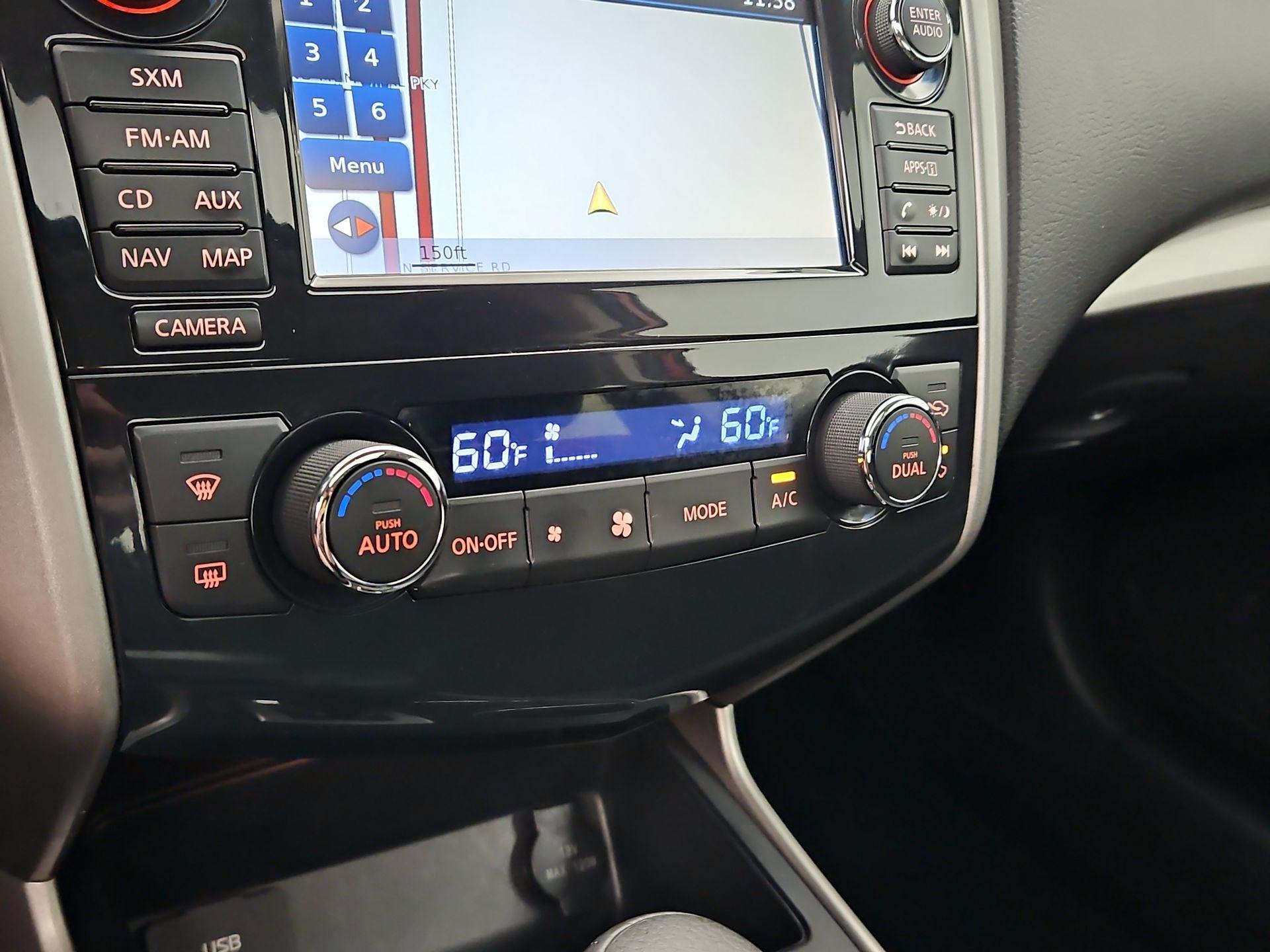 Thumbnail: 2015 Nissan Altima - 17