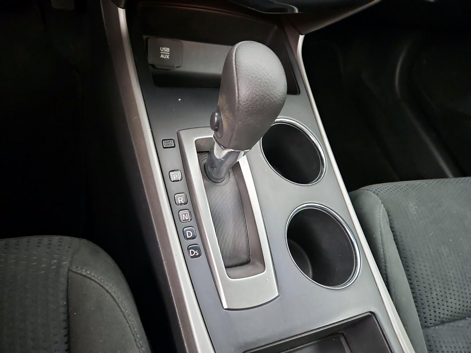 Thumbnail: 2015 Nissan Altima - 18