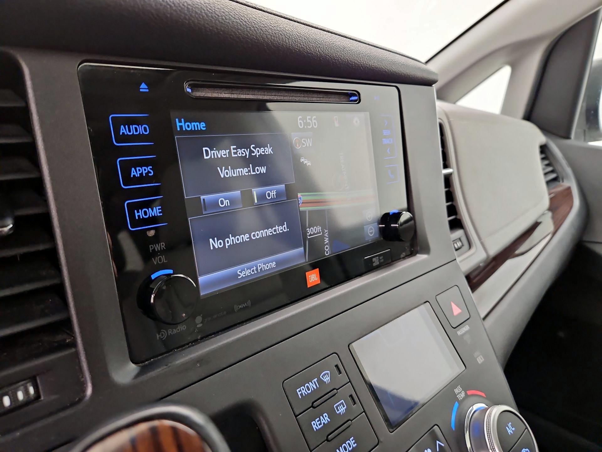 Thumbnail: 2017 Toyota Sienna - 14