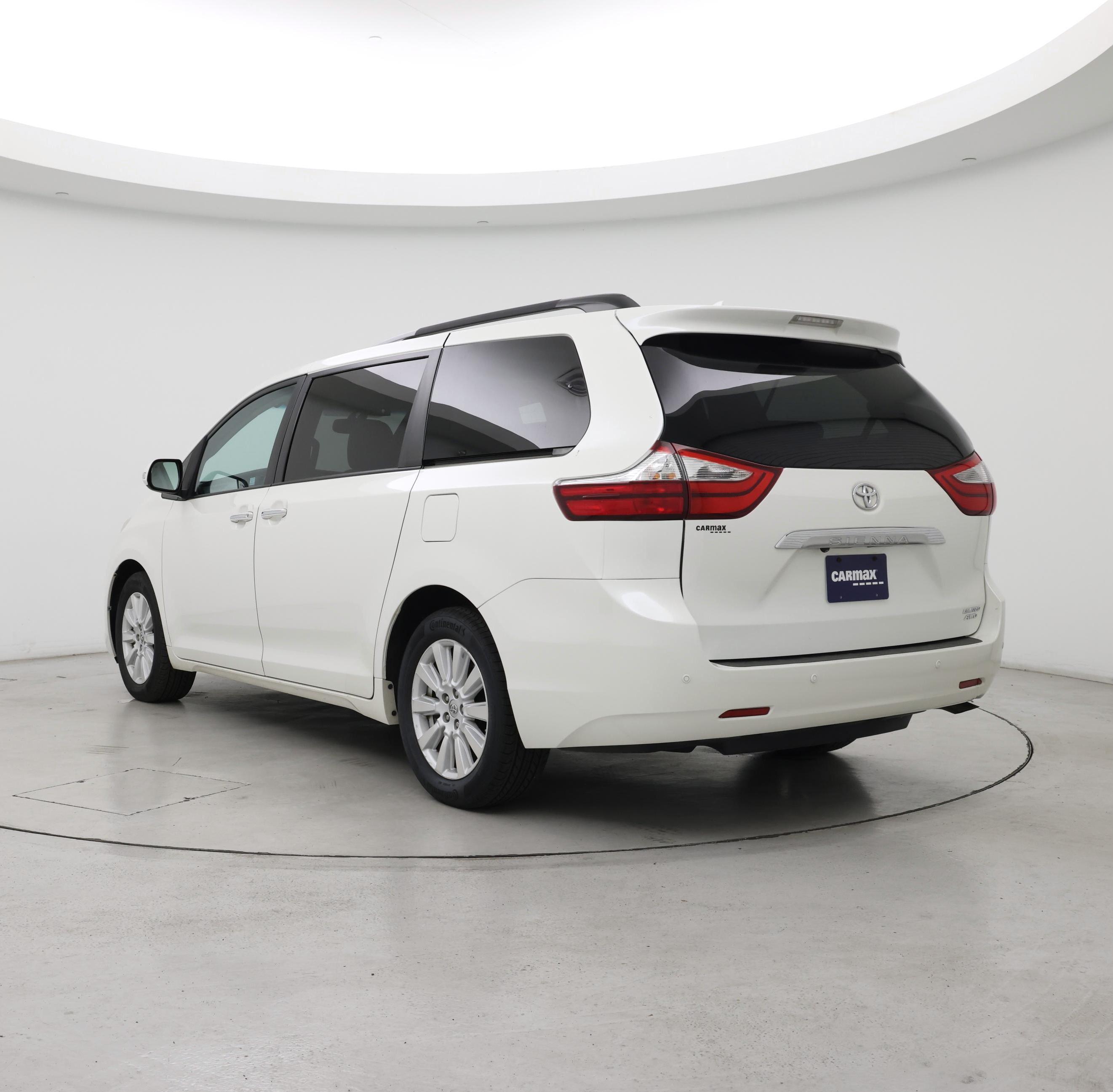 Thumbnail: 2017 Toyota Sienna - 2