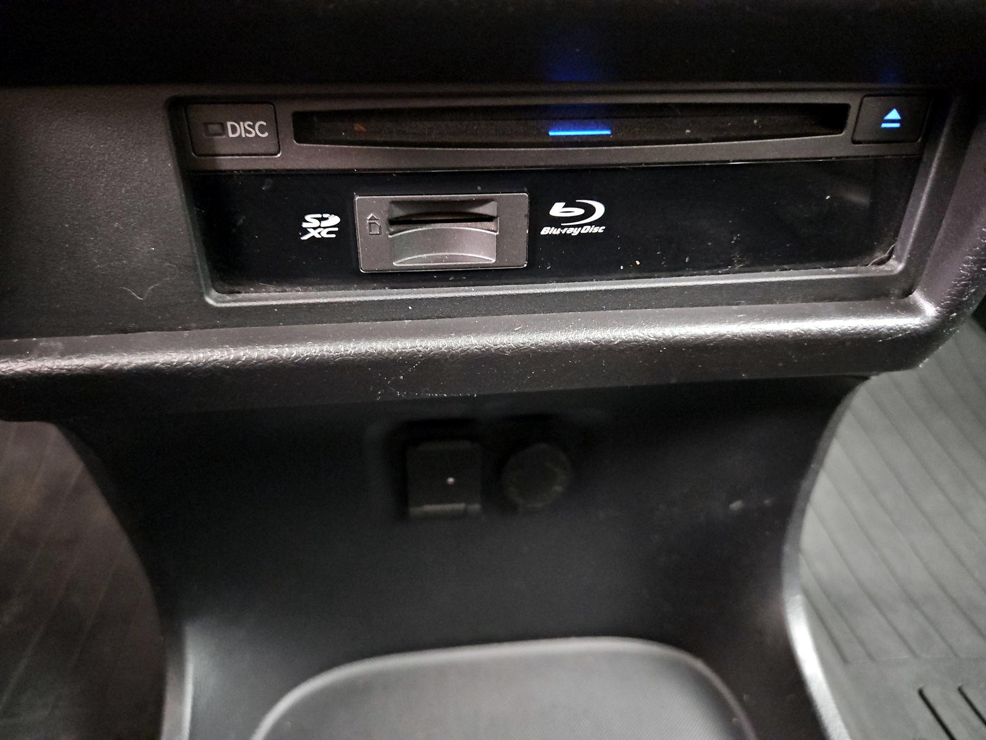 Thumbnail: 2017 Toyota Sienna - 19