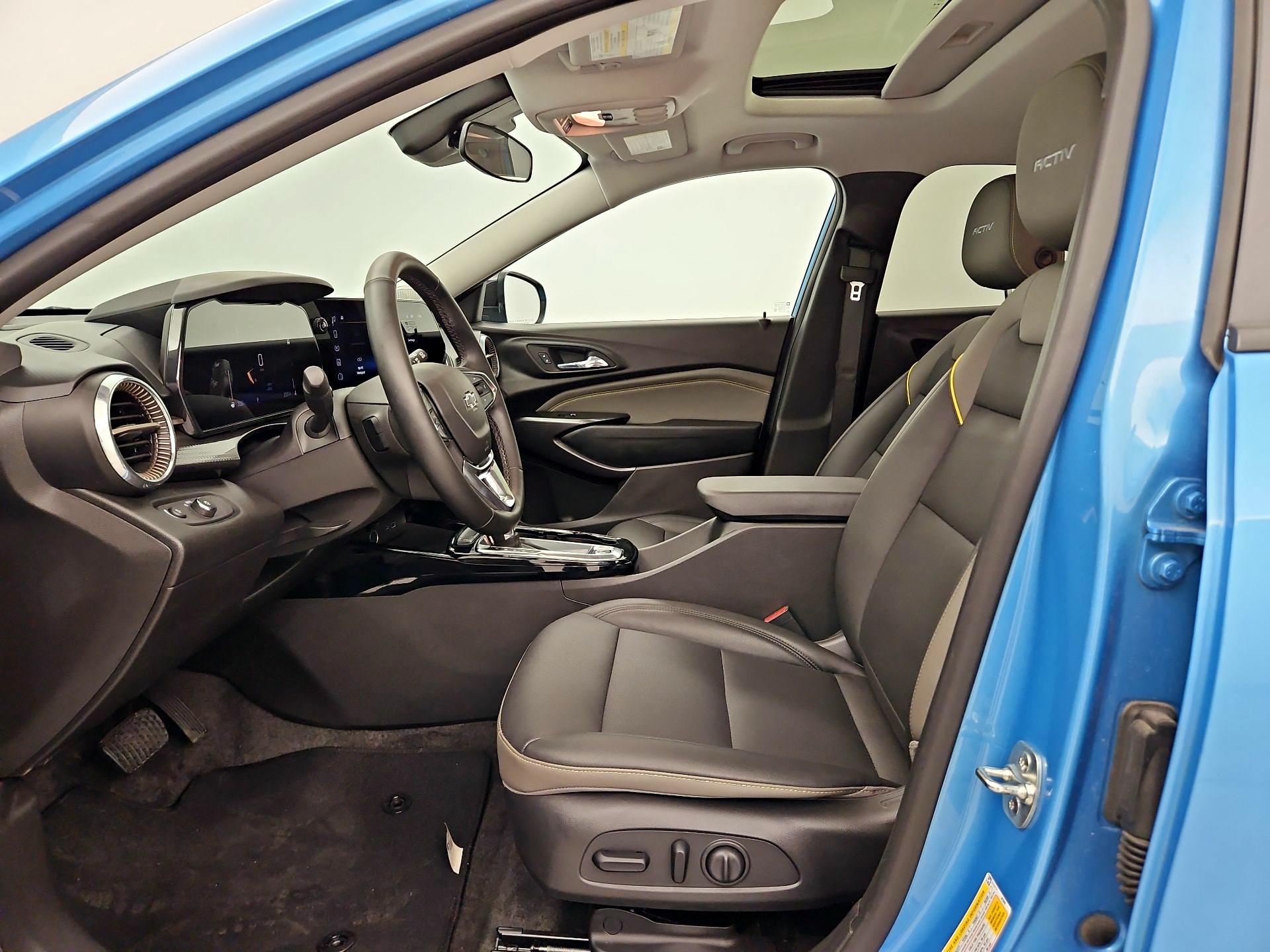 Thumbnail: 2025 Chevrolet Trax - 11