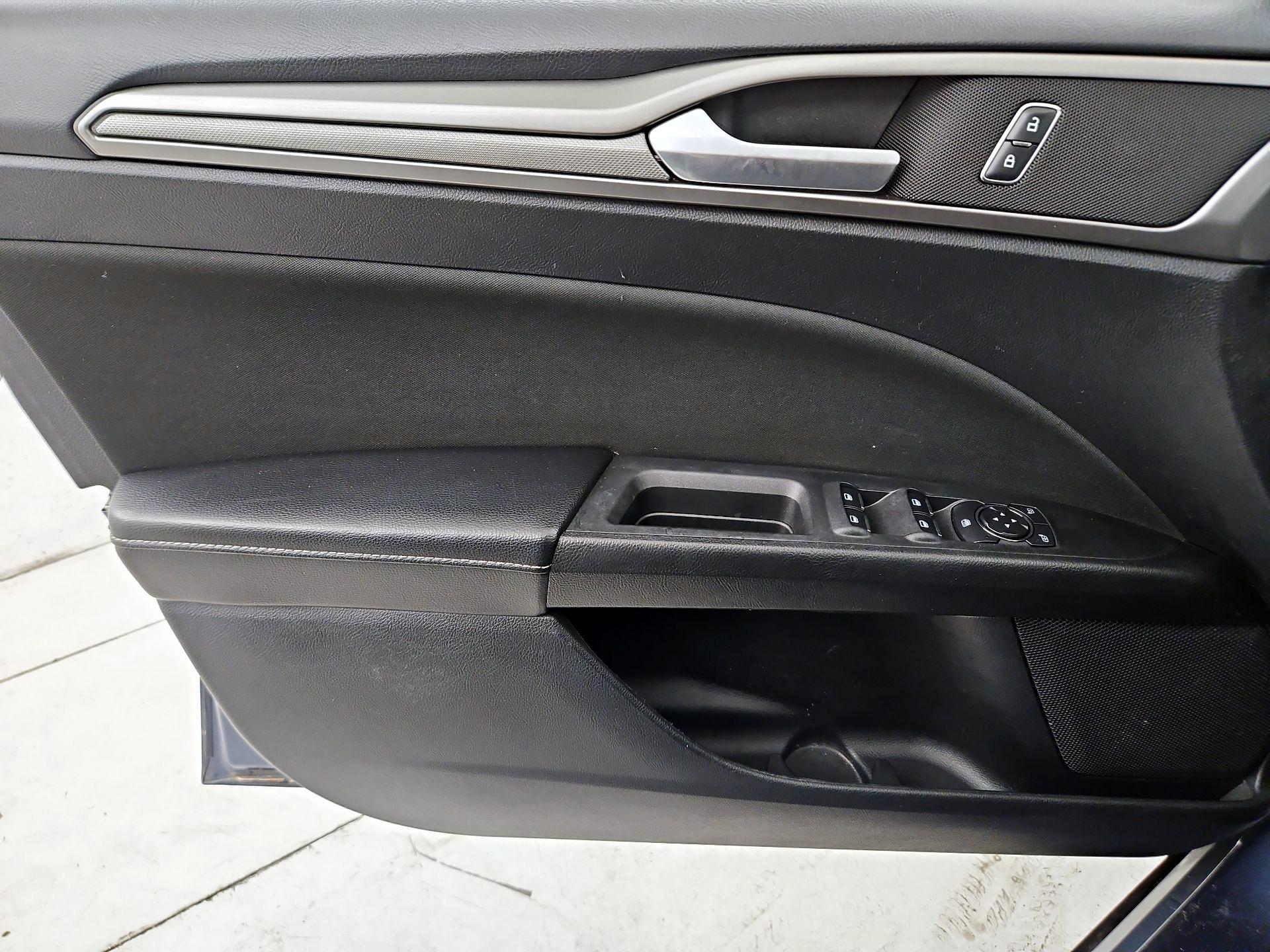 Thumbnail: 2018 Ford Fusion - 12