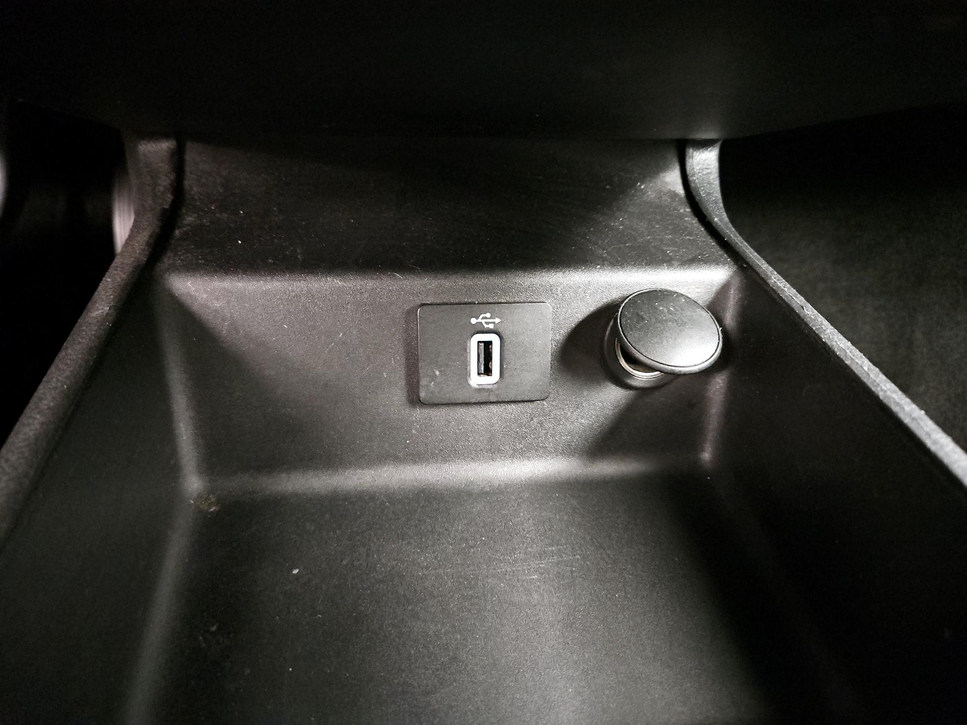 Thumbnail: 2018 Ford Fusion - 18