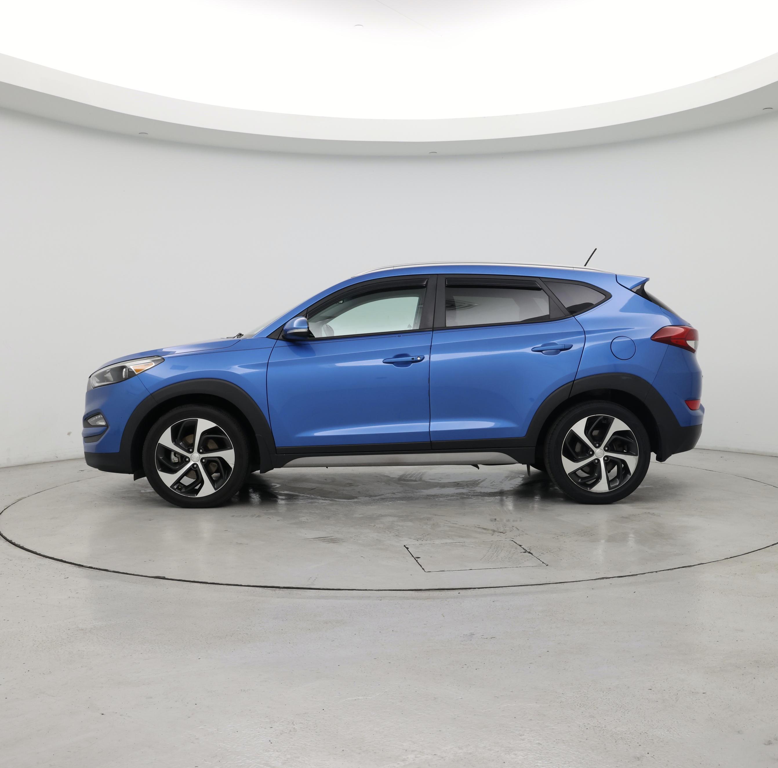Thumbnail: 2017 Hyundai Tucson - 3