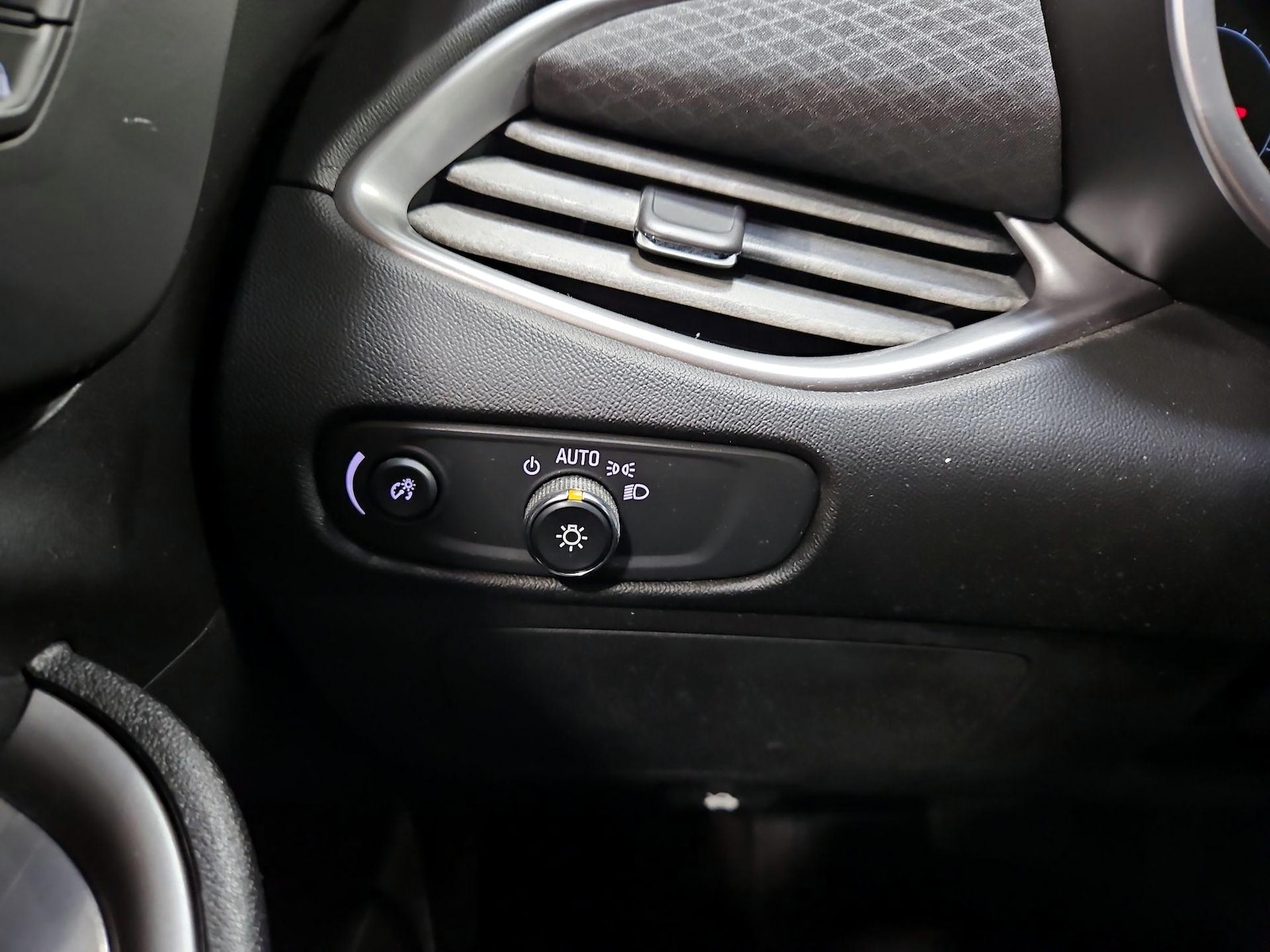 2018 Chevrolet Malibu 1LS - Photo 14