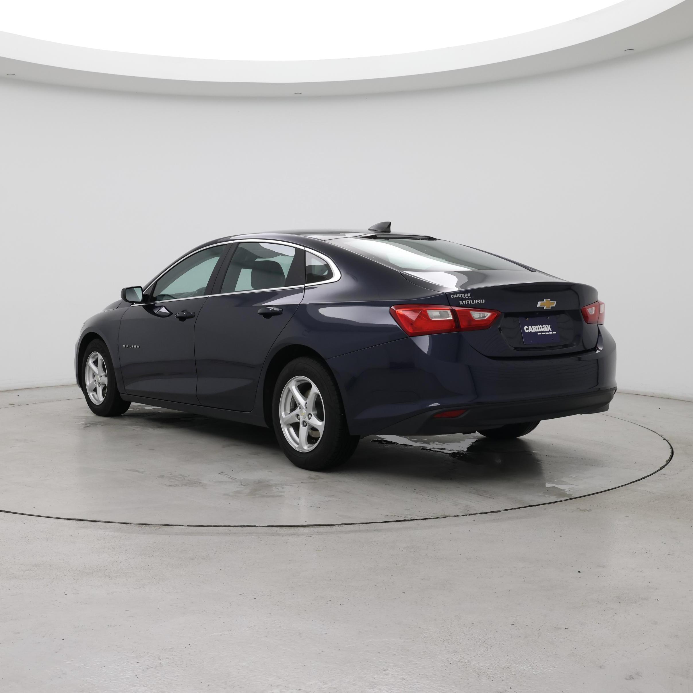 Thumbnail: 2018 Chevrolet Malibu - 2