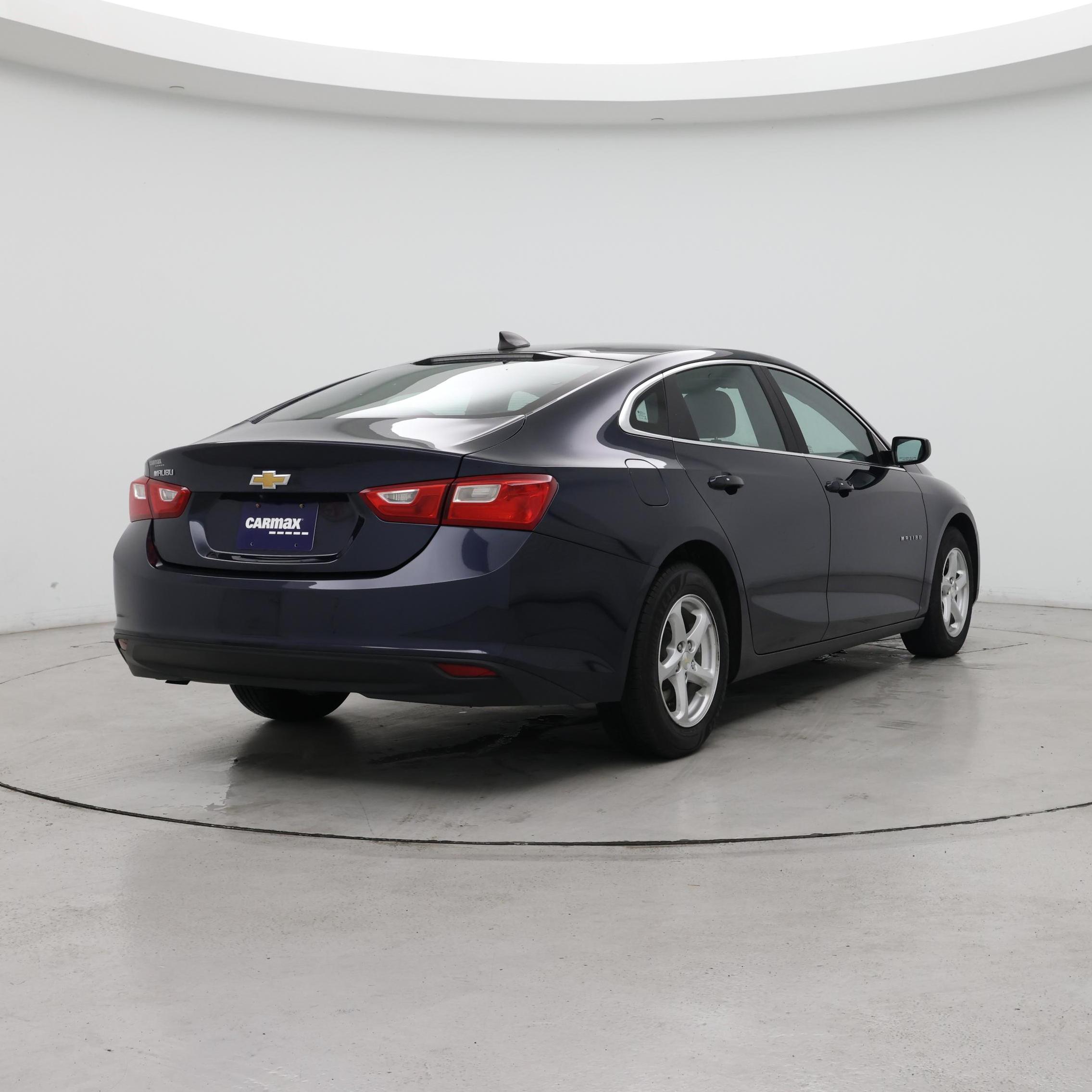 Thumbnail: 2018 Chevrolet Malibu - 8