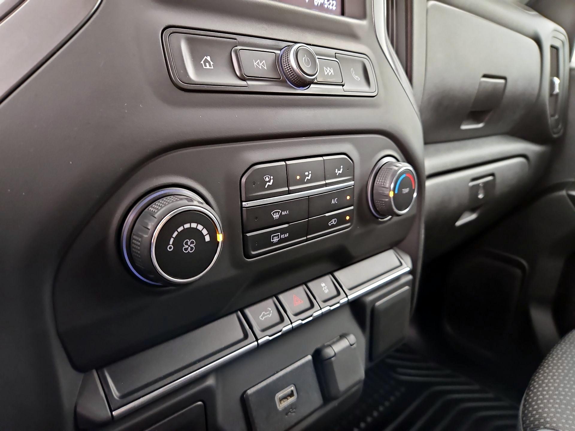 Thumbnail: 2020 Chevrolet Silverado 1500 - 16