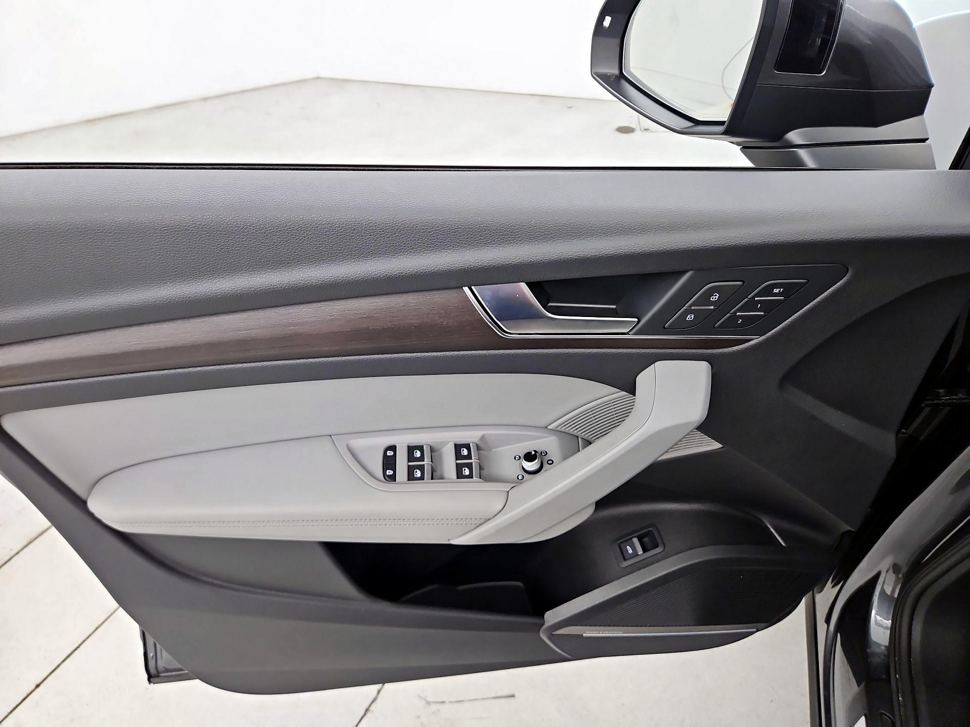 Thumbnail: 2022 Audi Q5 - 12