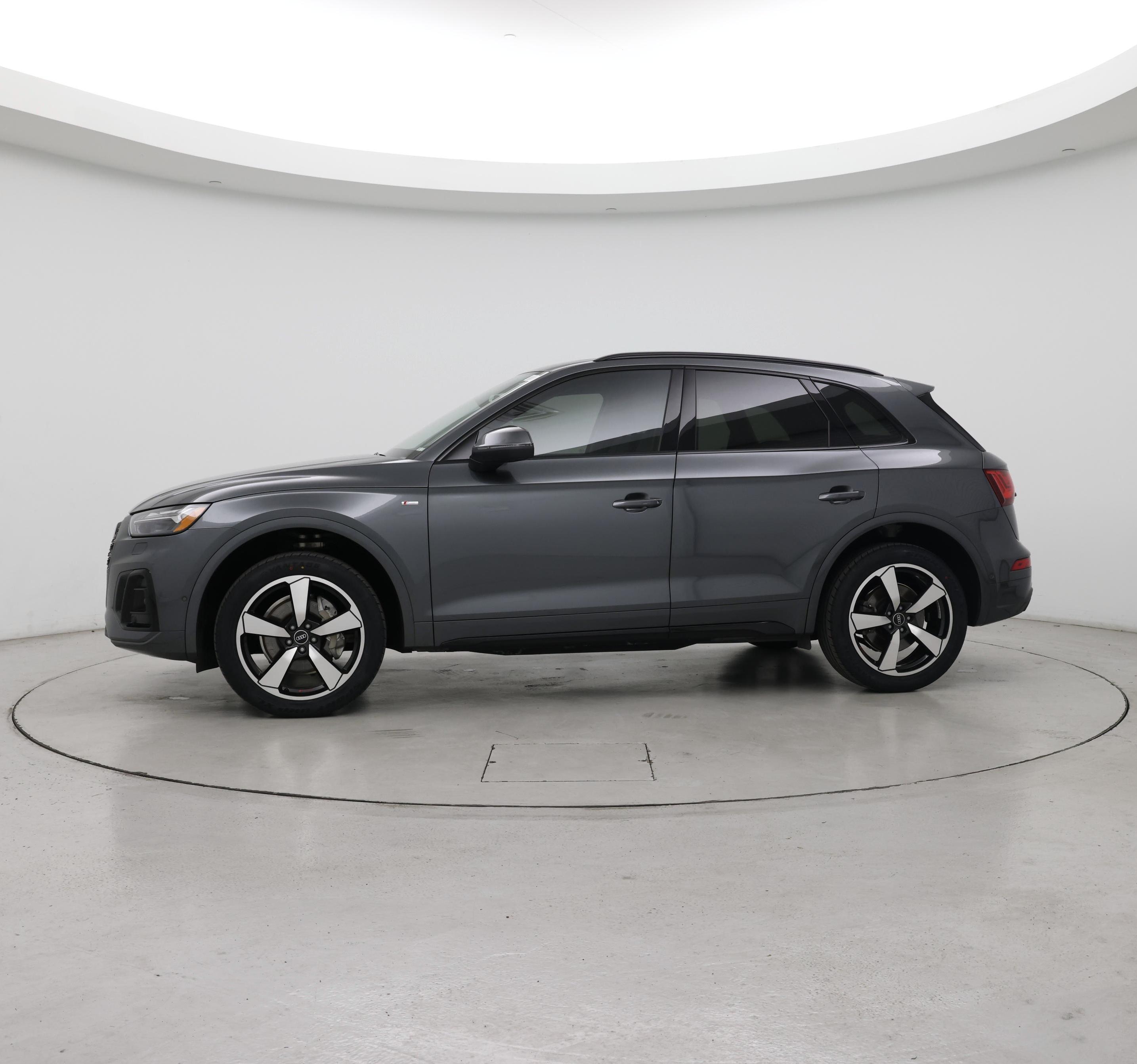 Thumbnail: 2022 Audi Q5 - 3