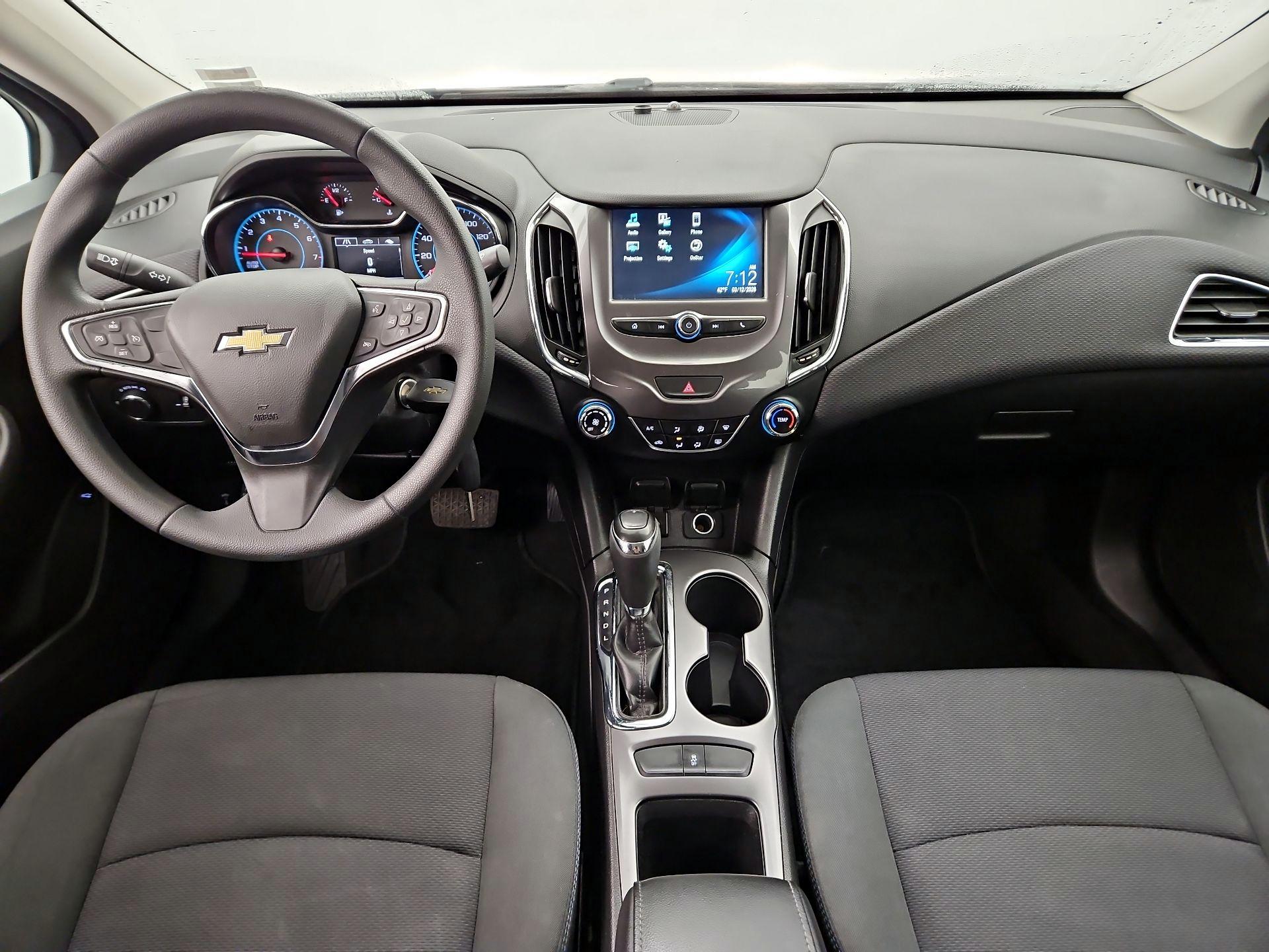 Thumbnail: 2017 Chevrolet Cruze - 9