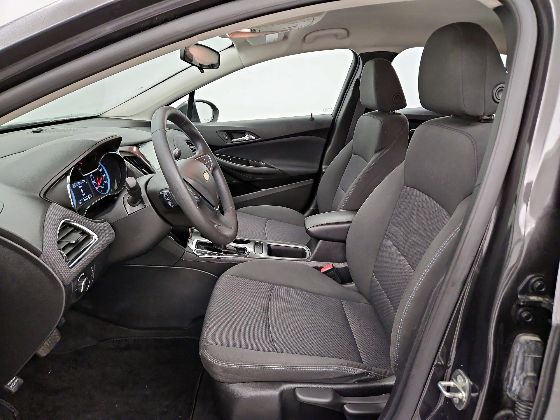 Thumbnail: 2017 Chevrolet Cruze - 11