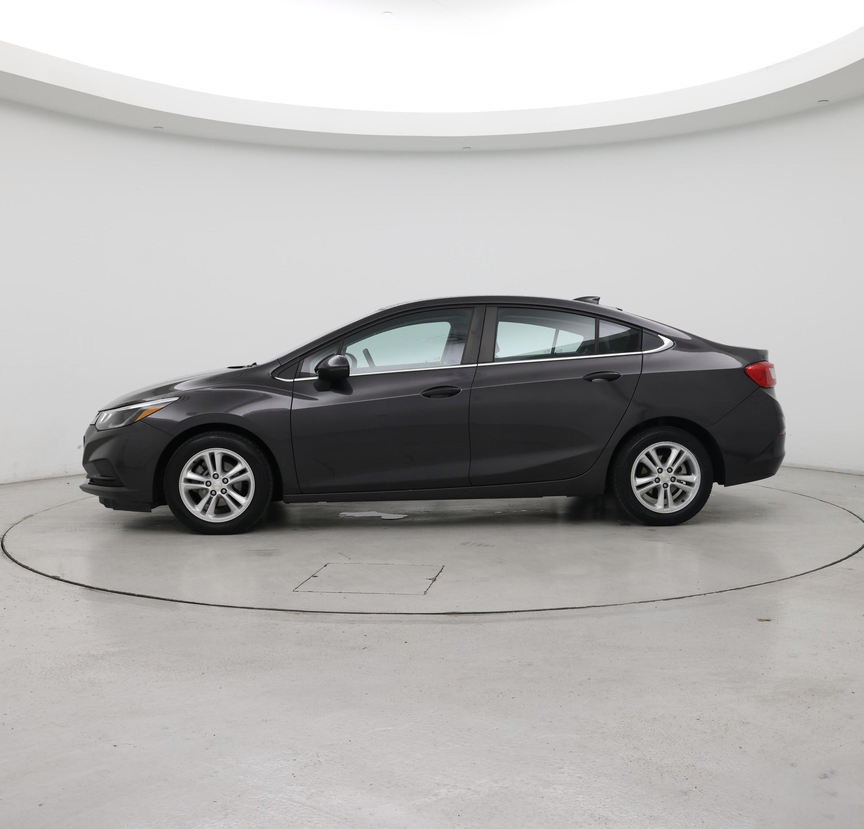Thumbnail: 2017 Chevrolet Cruze - 3