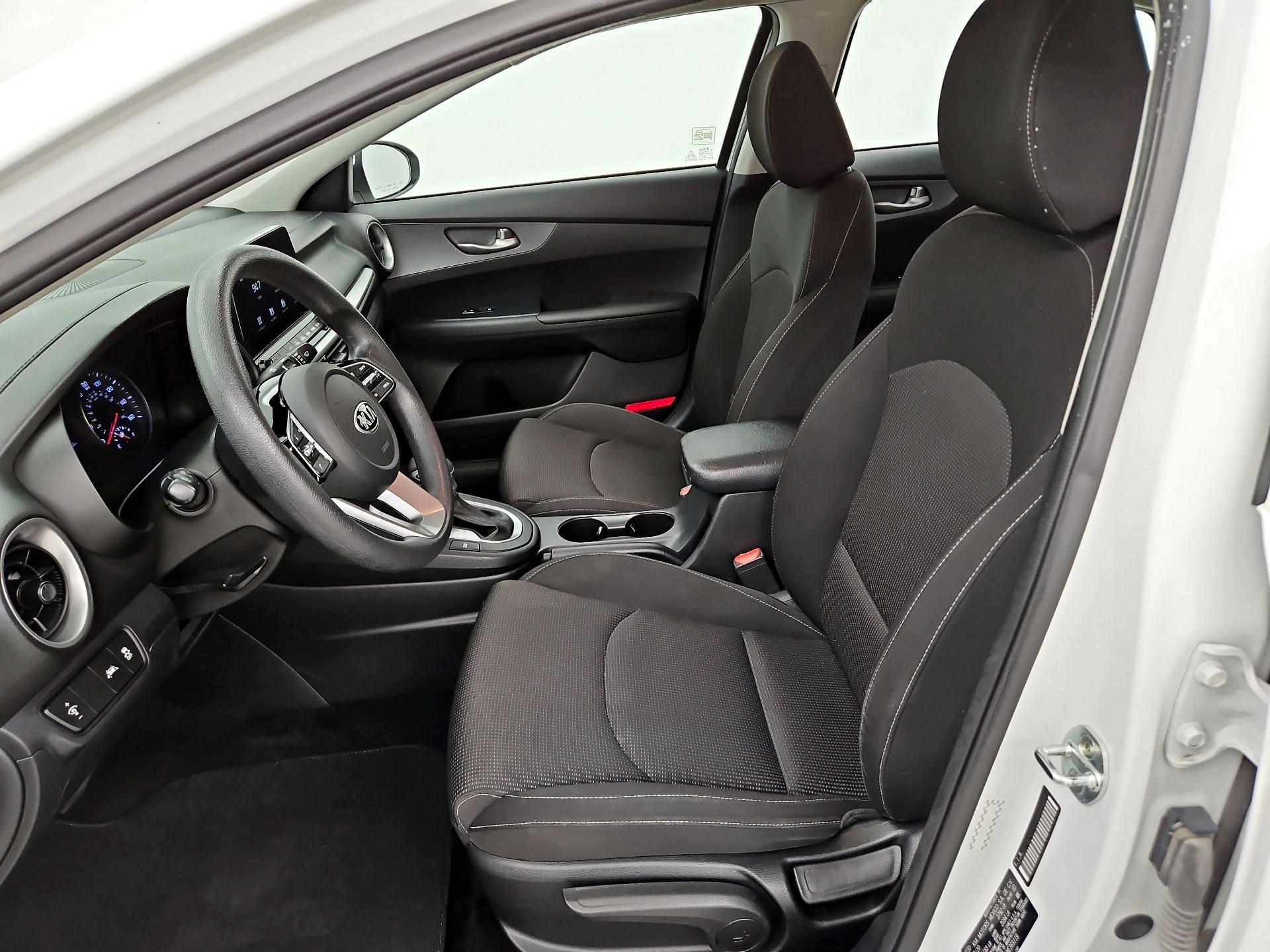 Thumbnail: 2021 Kia Forte - 11