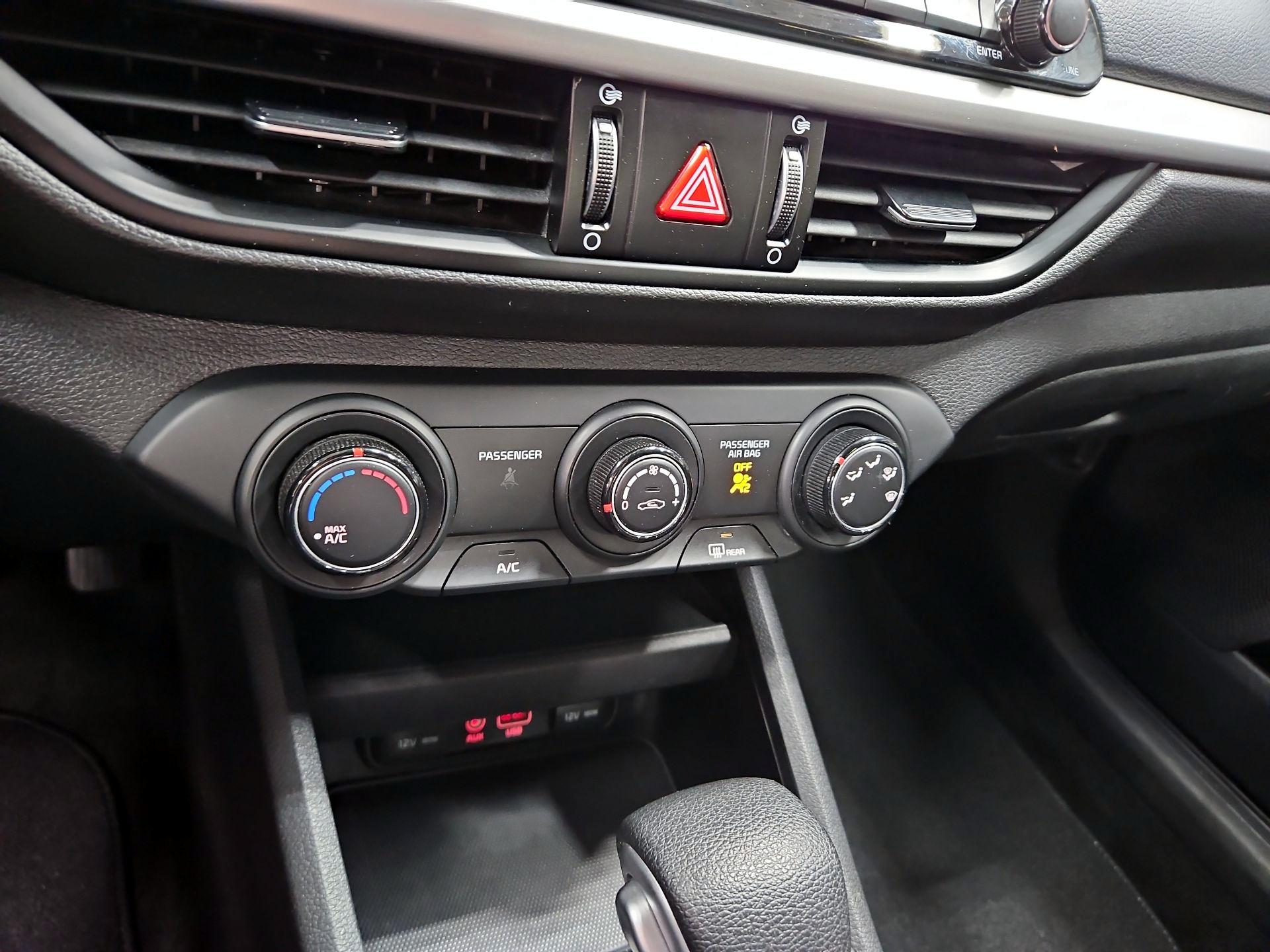 Thumbnail: 2021 Kia Forte - 16