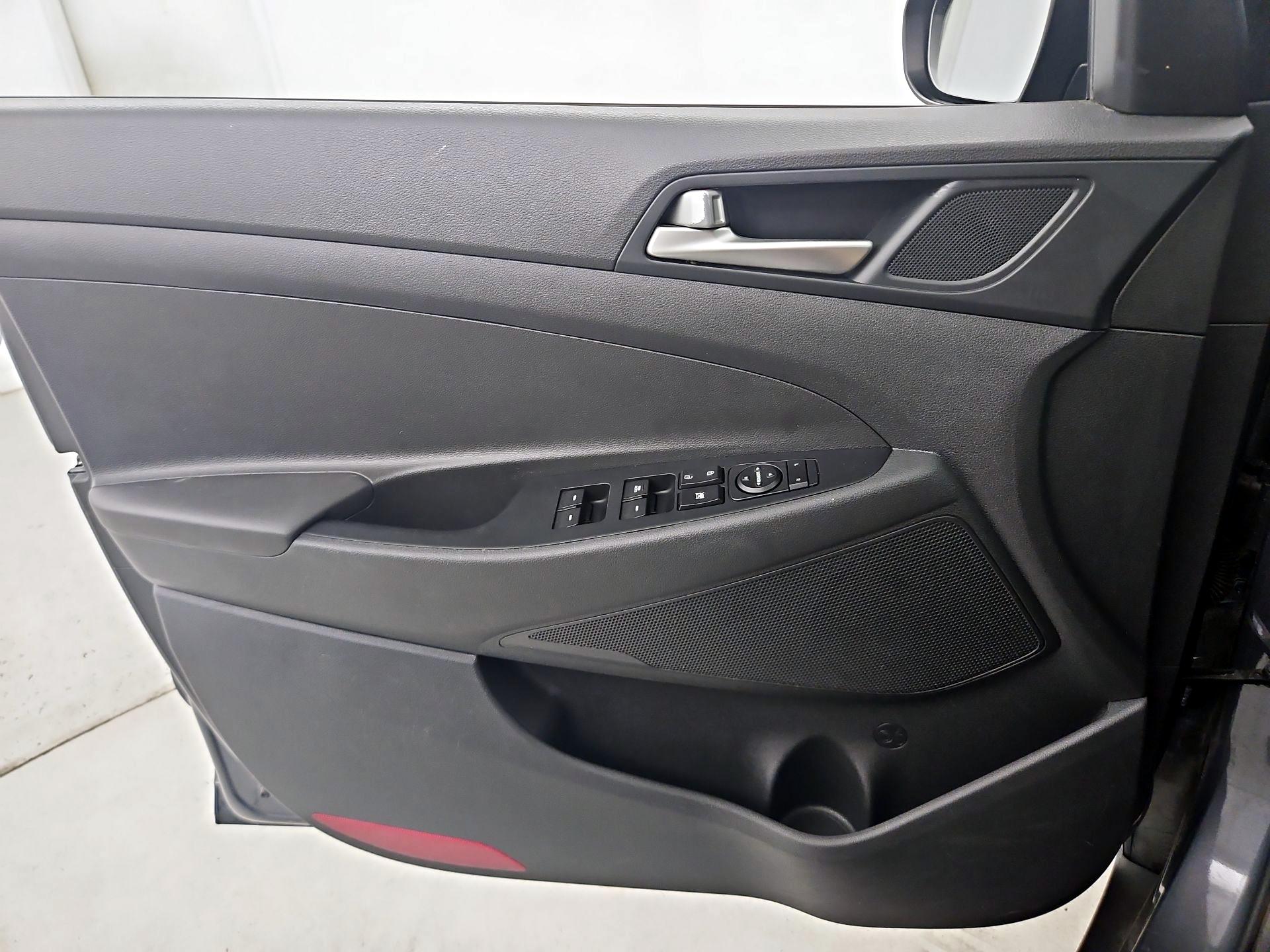 Thumbnail: 2020 Hyundai Tucson - 12