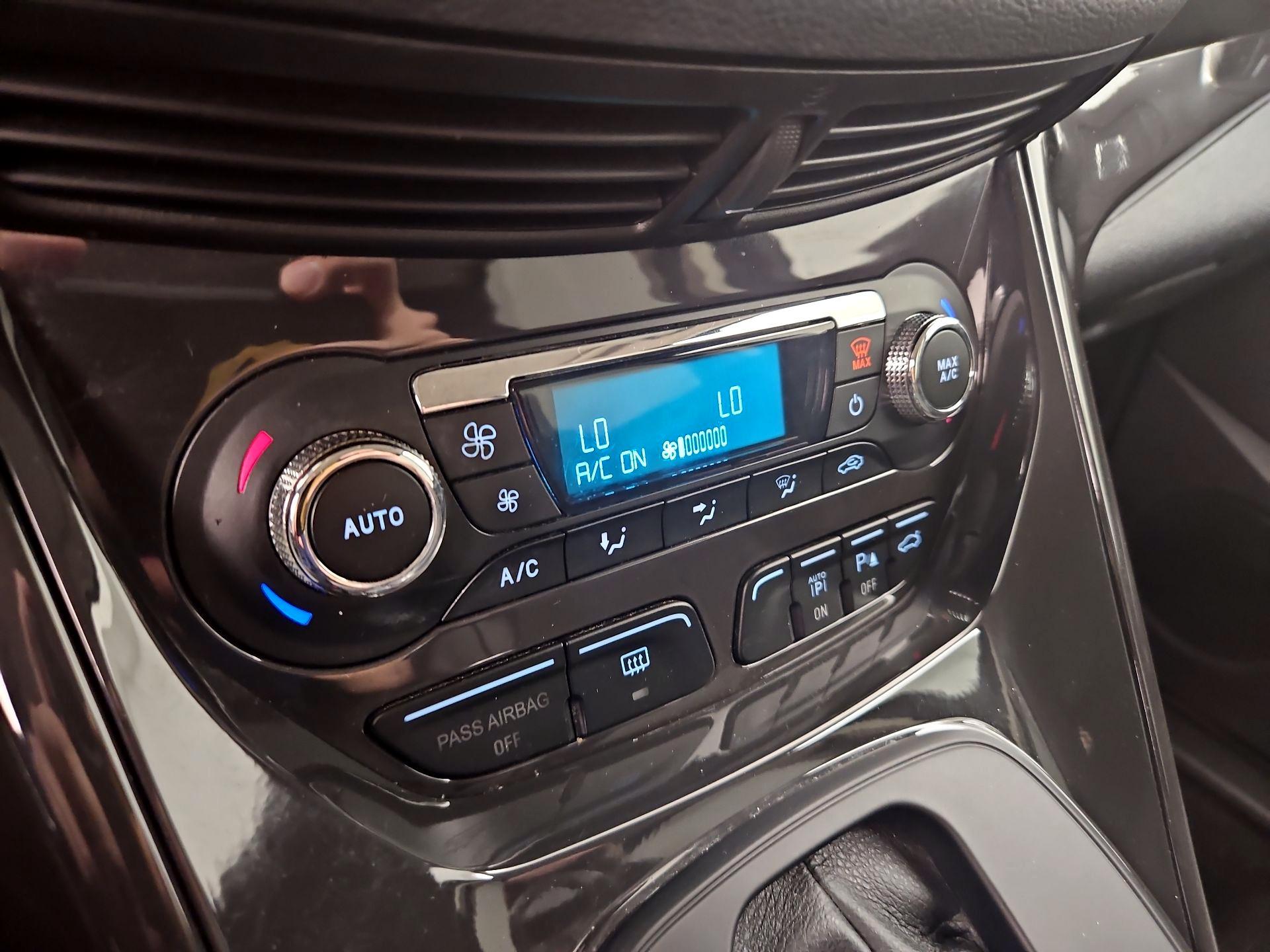 Thumbnail: 2014 Ford Escape - 16