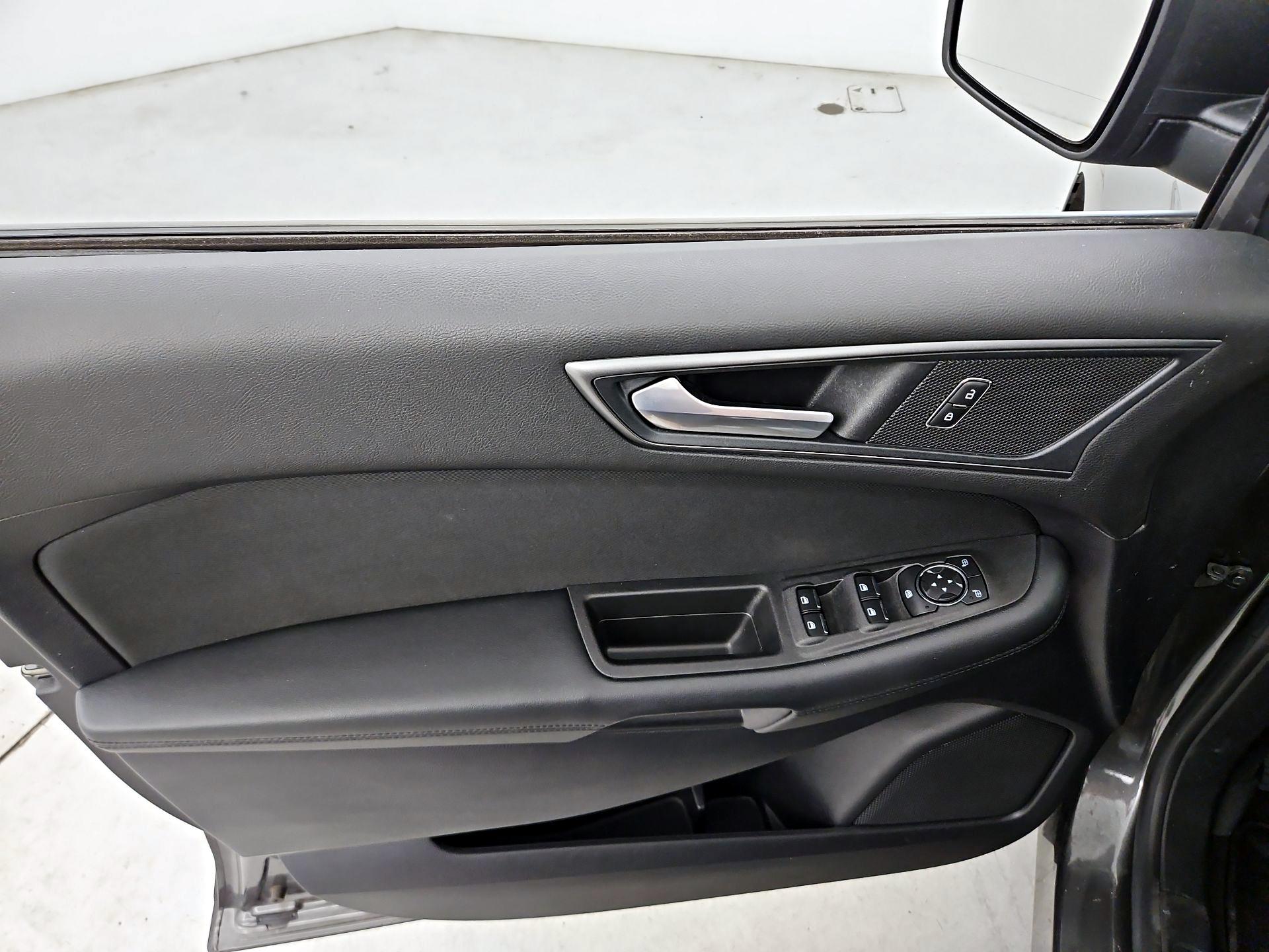 Thumbnail: 2019 Ford Edge - 12