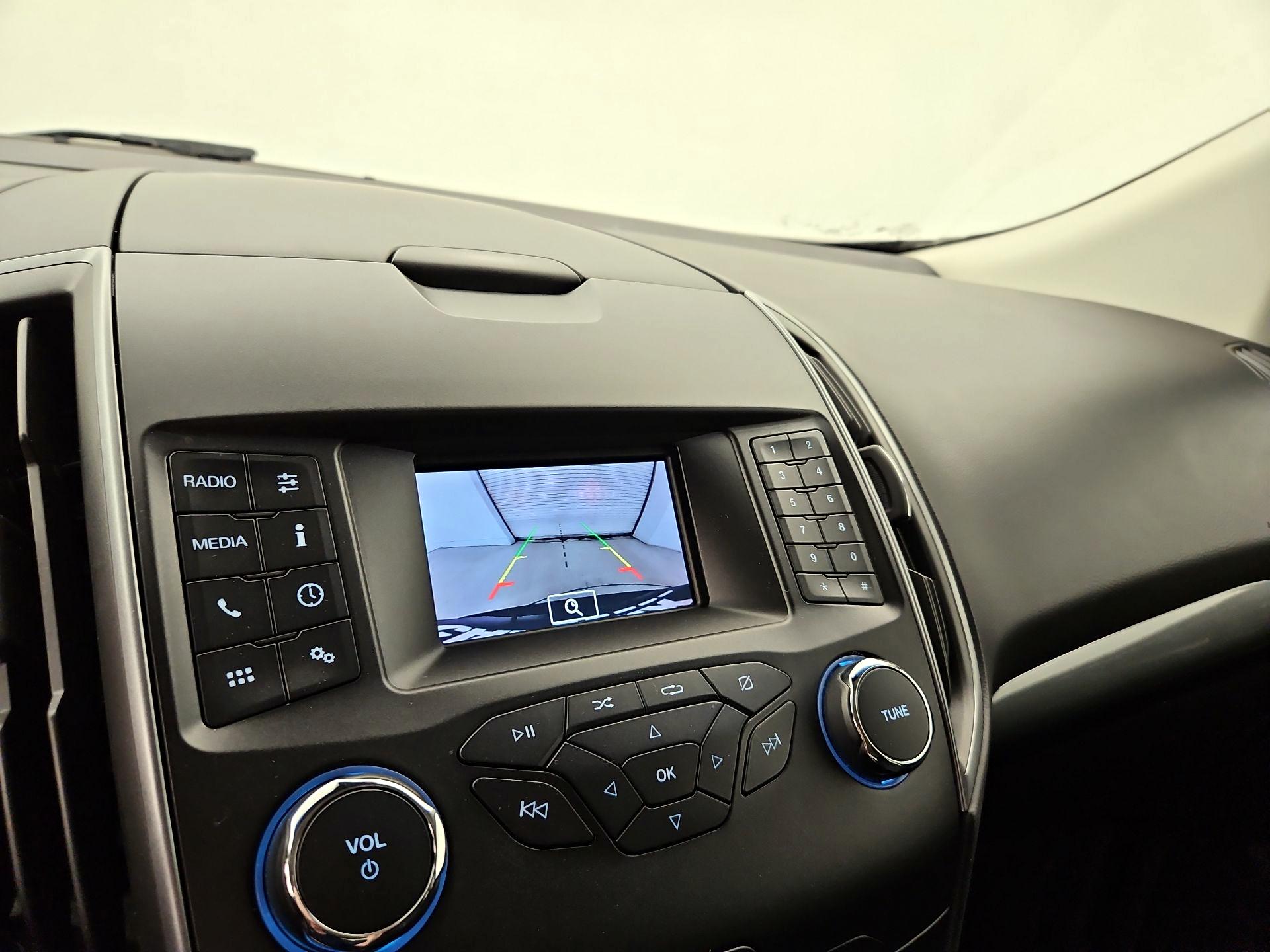 Thumbnail: 2019 Ford Edge - 14