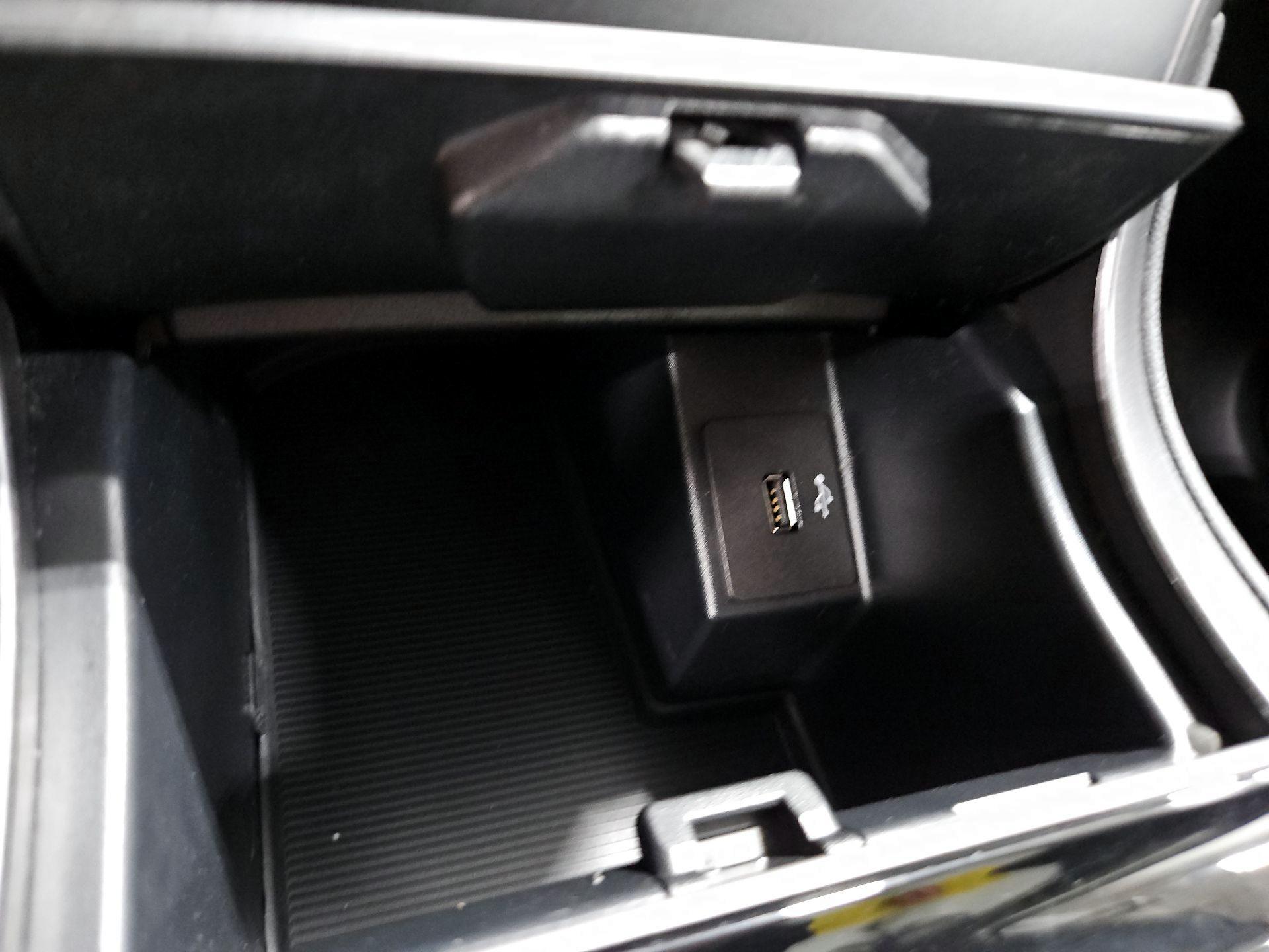 Thumbnail: 2019 Ford Edge - 18