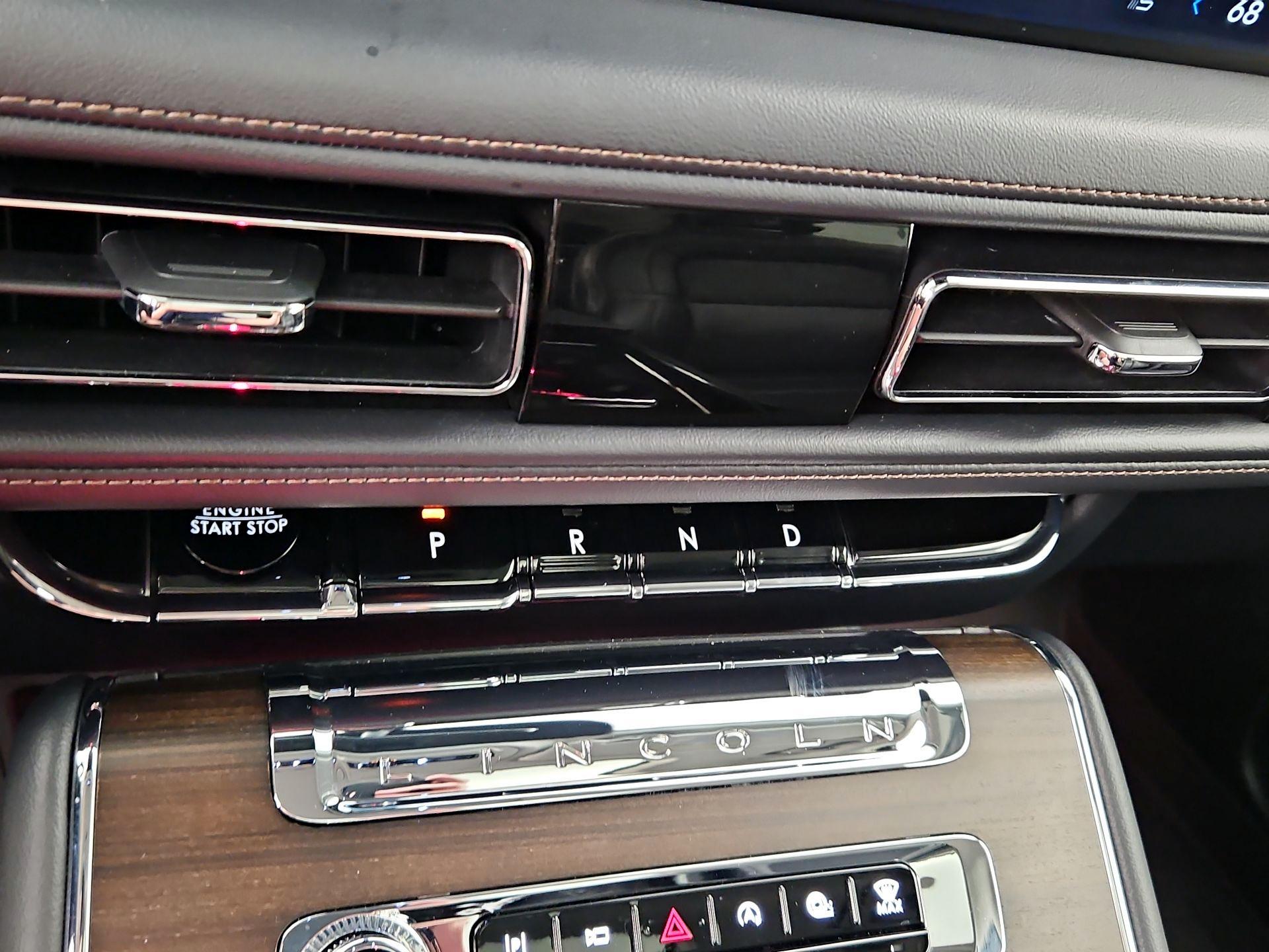 Thumbnail: 2025 Lincoln Aviator - 18