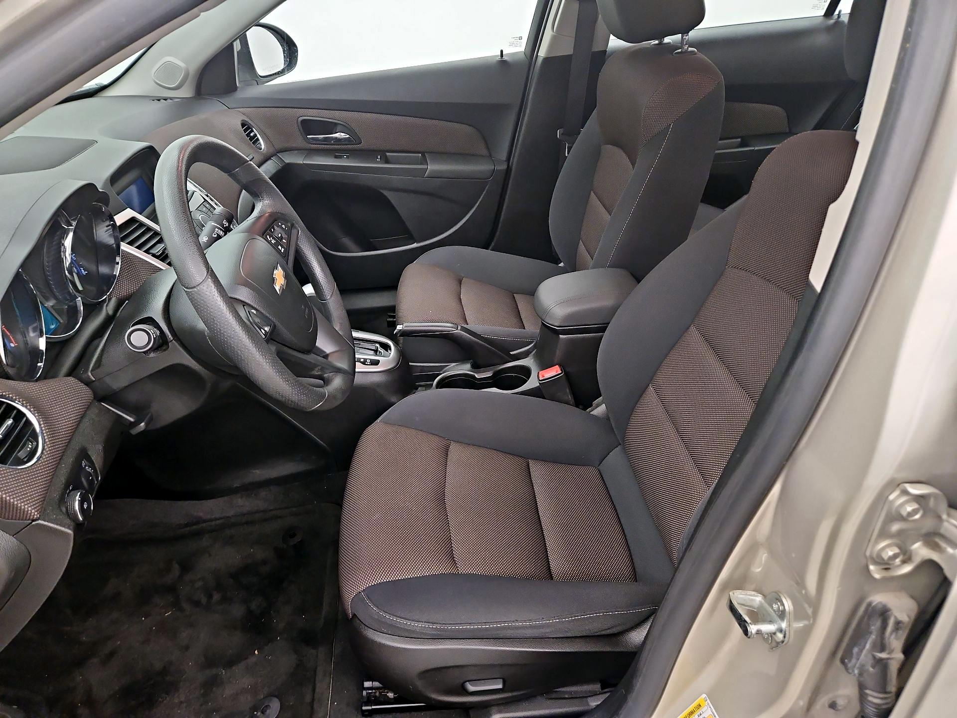 Thumbnail: 2015 Chevrolet Cruze - 11