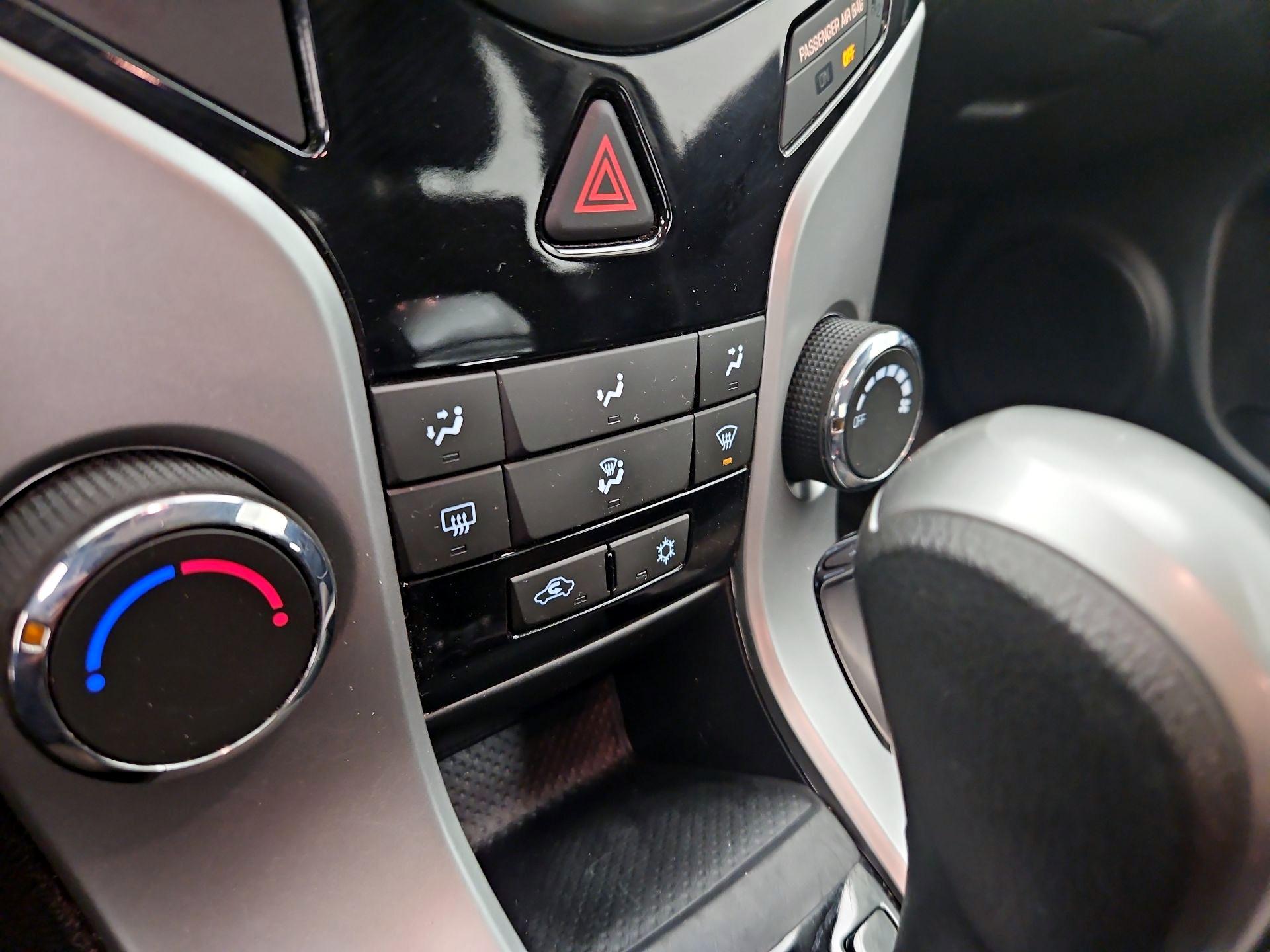 Thumbnail: 2015 Chevrolet Cruze - 15