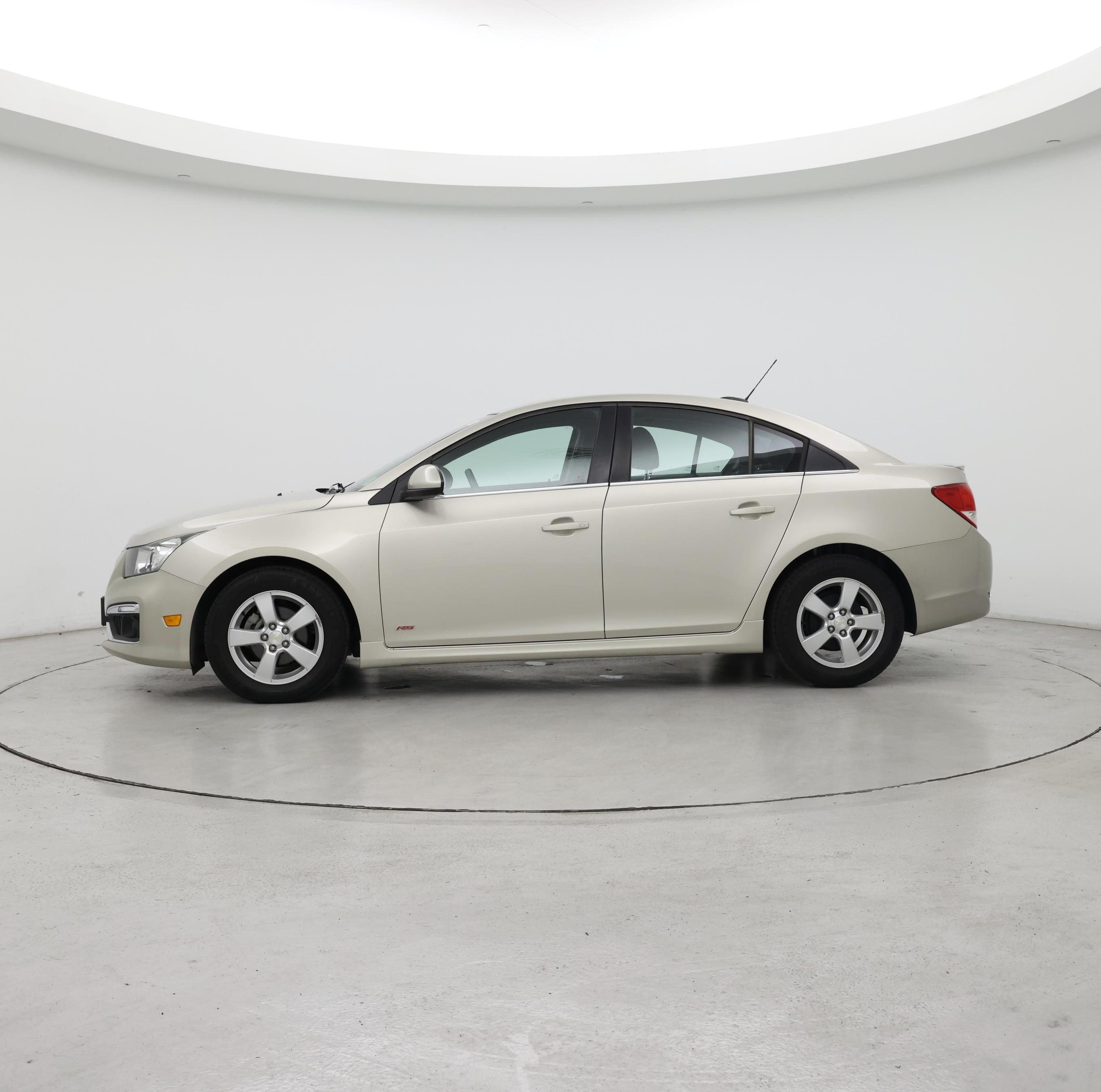 Thumbnail: 2015 Chevrolet Cruze - 3